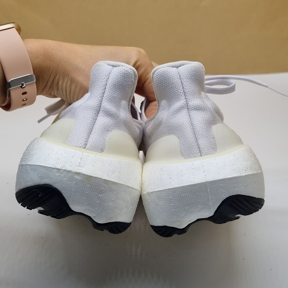 아디다스 울트라부스트22 여성운동화240. 상품이미지4