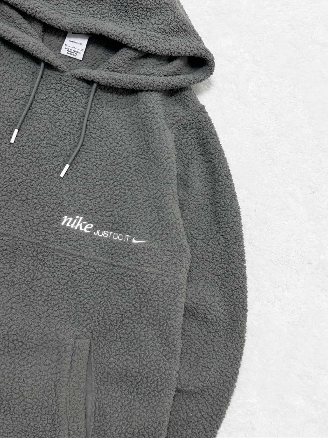 나이키 자수로고 그레이 뽀글이 후드 상품이미지6