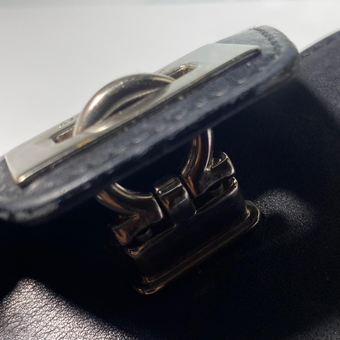 [정품] 페라가모 간치니 클래스프 컴팩트 카드지갑 상품이미지3