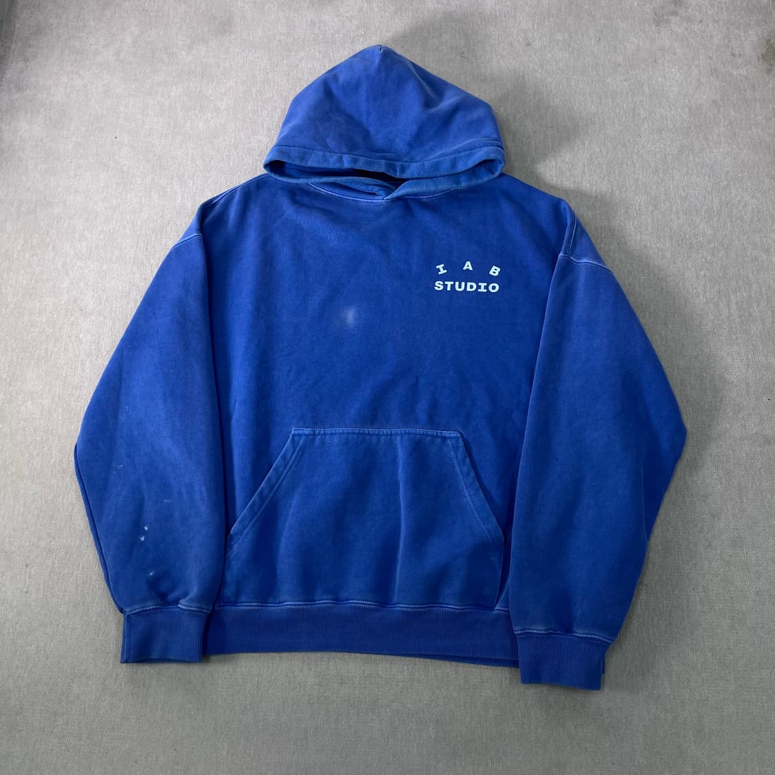105 아이앱스튜디오 피그먼트 로얄블루 후드티 상품이미지2