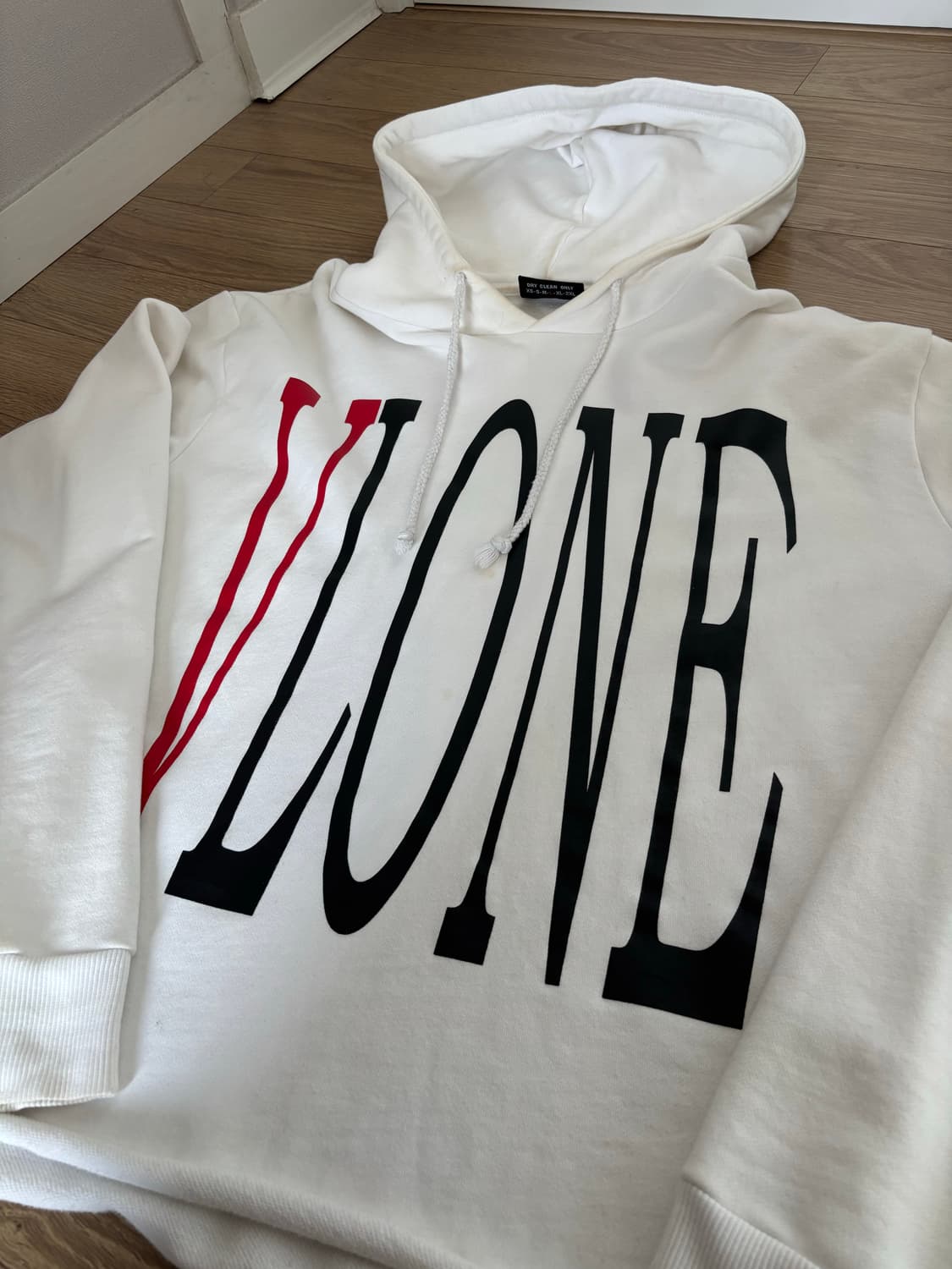 브이론 초판 리버시블 후드티 상품이미지1