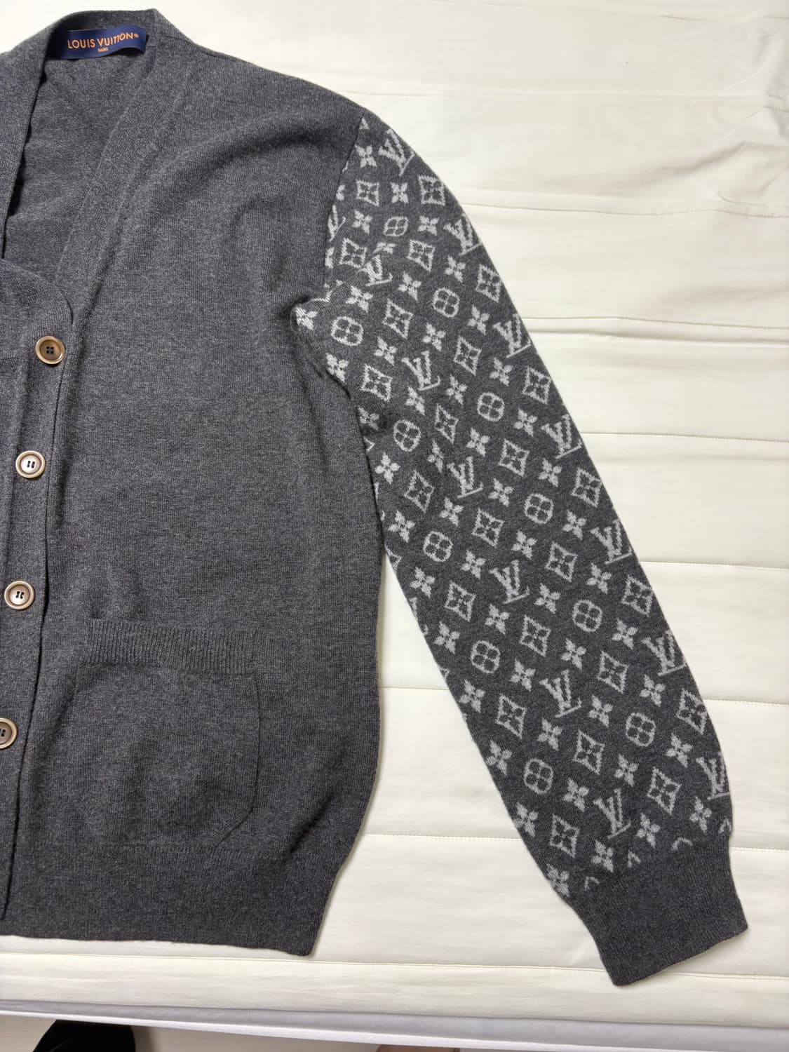 루이비통 캐시미어 모노그램 가디건 상품이미지5