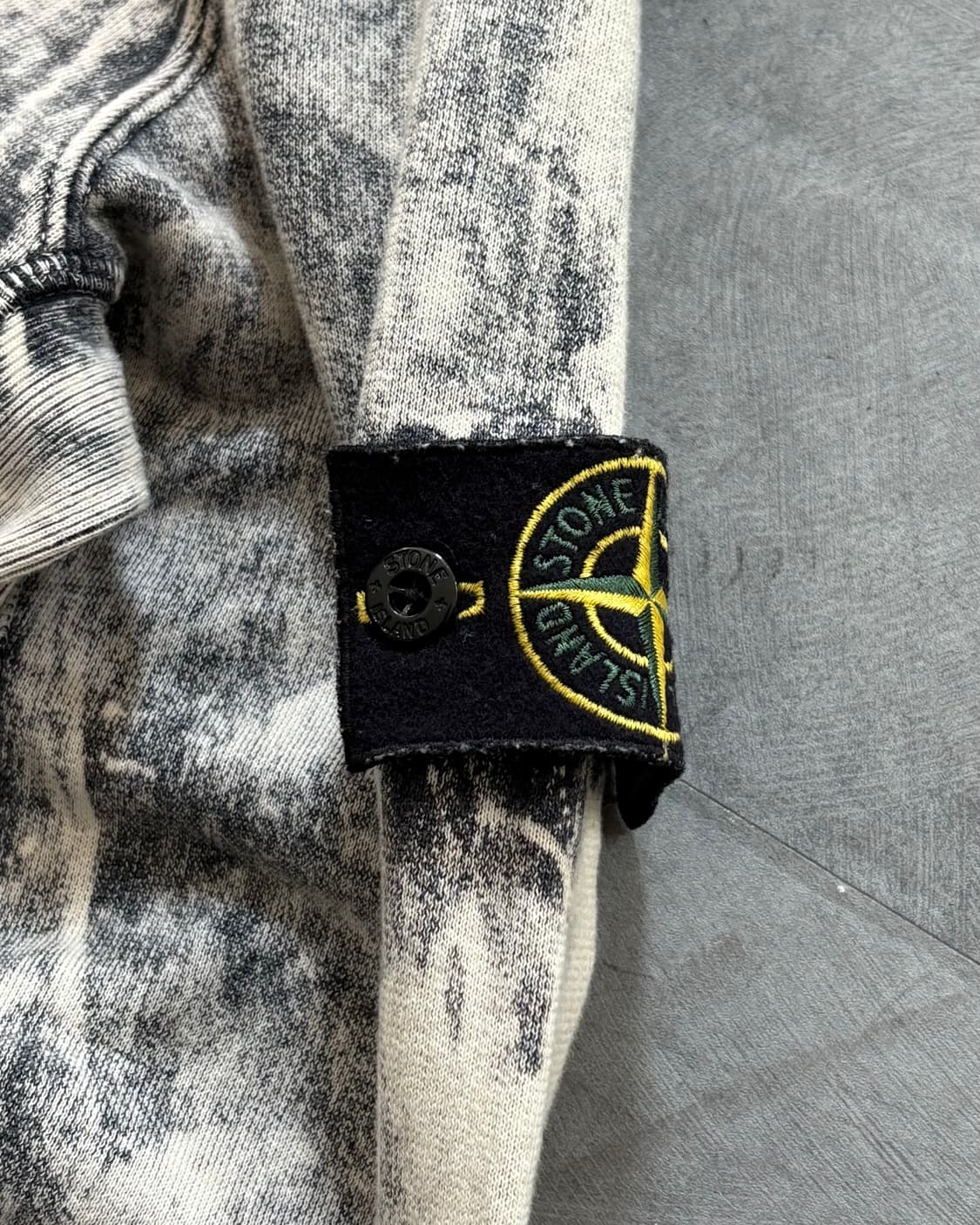 Stone Island 스톤아일랜드 핸드 코로전 와펜 후드티 상품이미지4