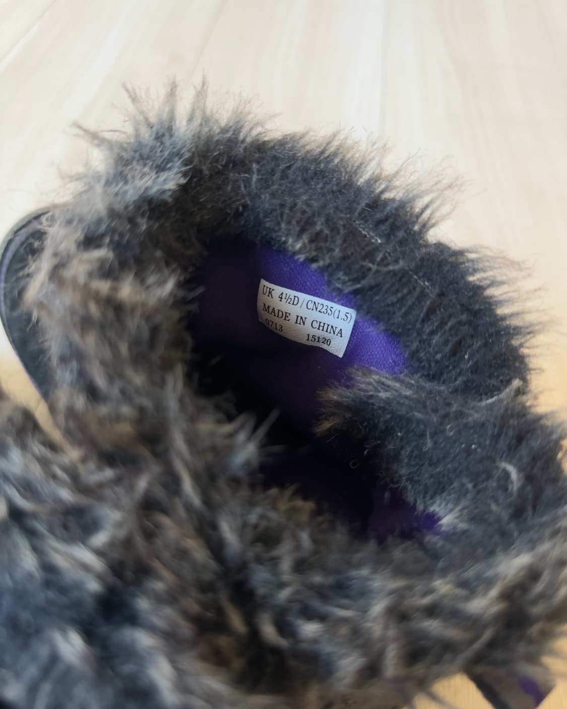 [CLARKS] Drawstring Ankle Fur Boots 상품이미지5