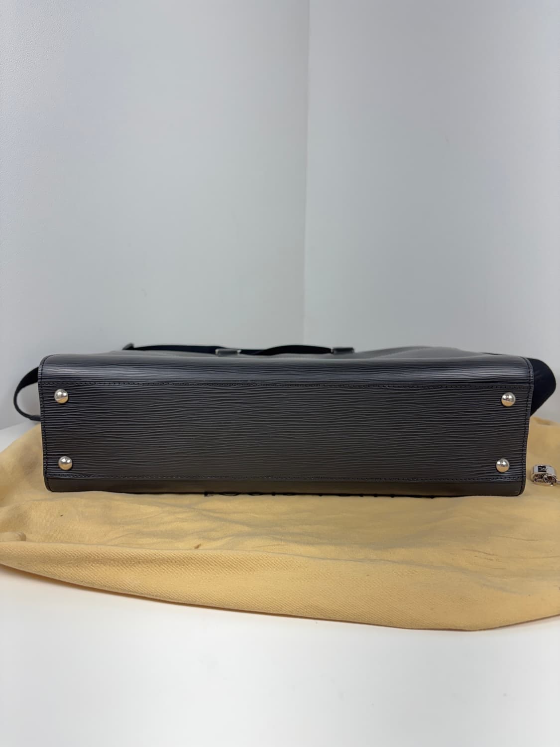 루이비통 M54022 에피 바사노 GM 서류가방 상품이미지6