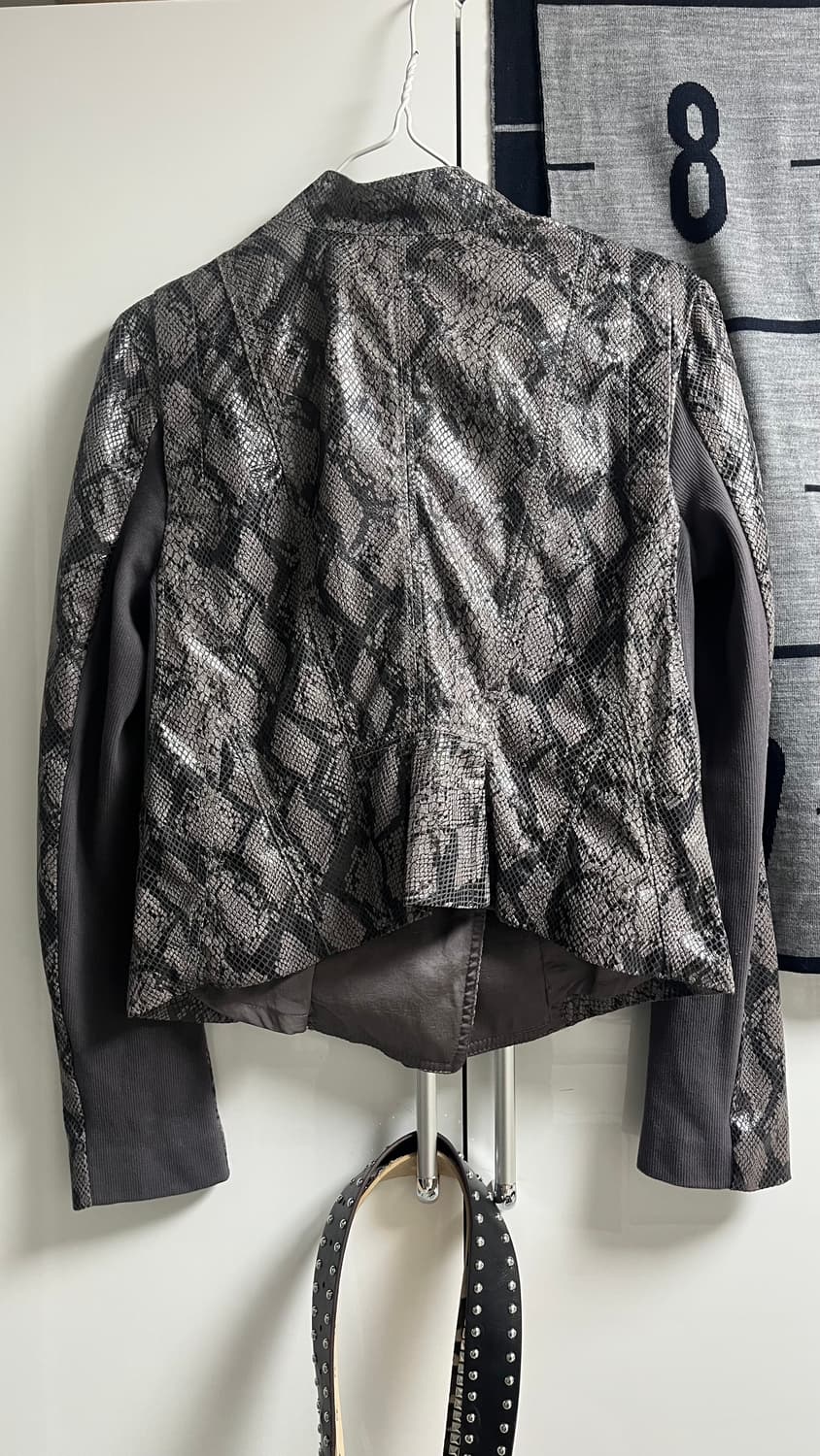 코데즈컴바인 파이톤 사선스냅 레더자켓 상품이미지2