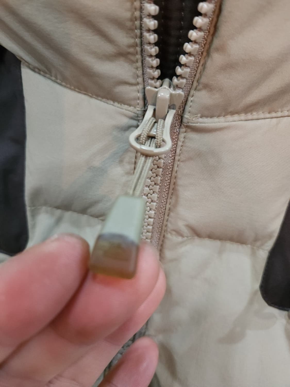 노스페이스 700  베이지 구스 패딩 조끼

 상품이미지5