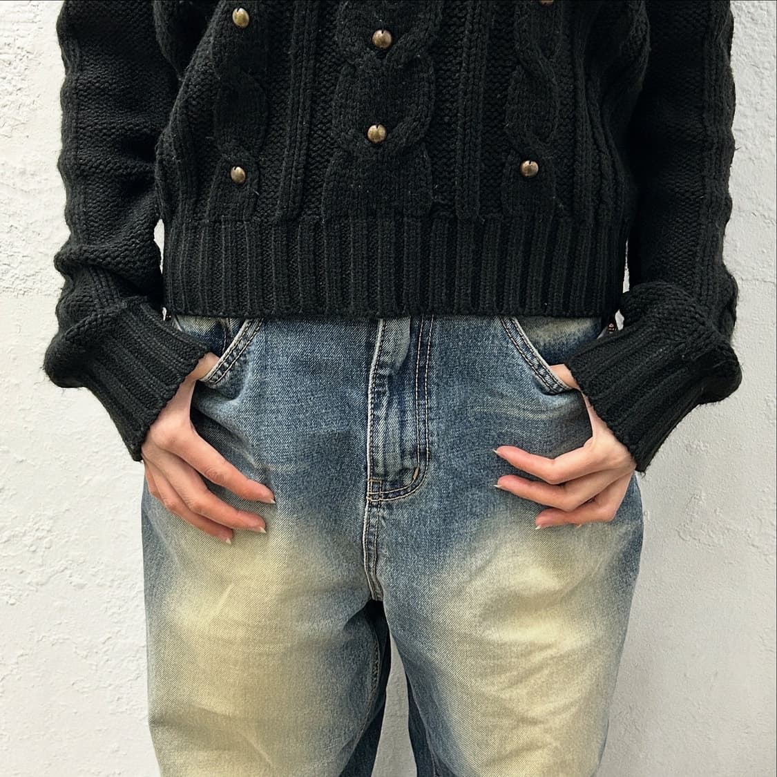 잉그니 블랙 스터드 케이블 니트  상품이미지3