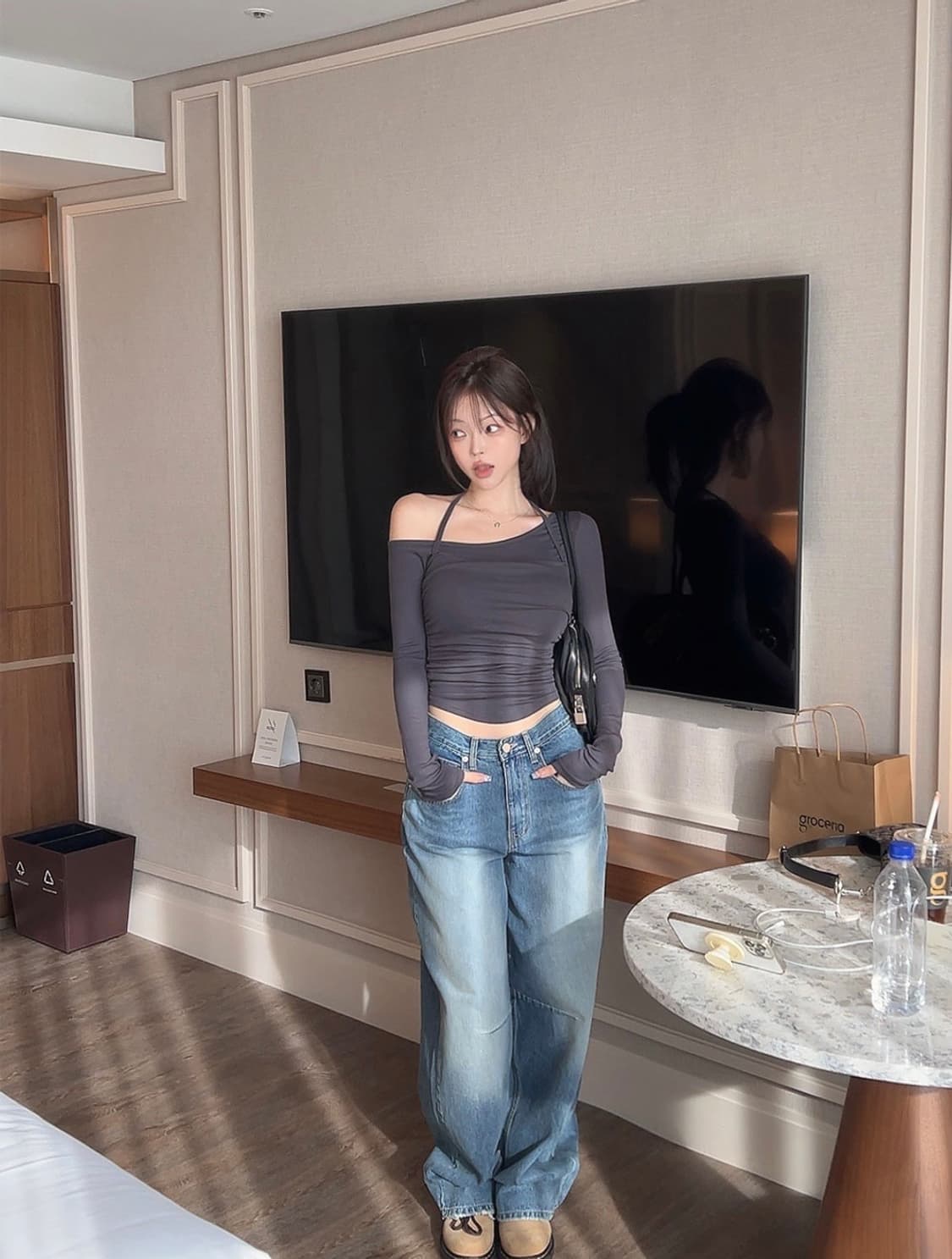 새상품) 히프나틱 홀터 나시 언발 긴팔티 세트 차콜 상품이미지5