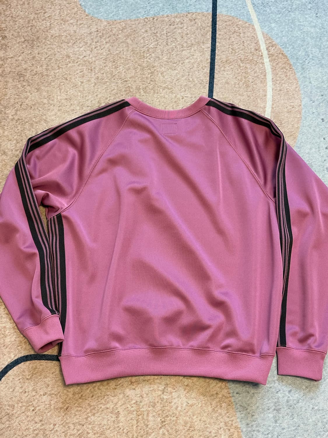 [M] 니들스(Needles) 트랙 크루넥 폴리 스무스 스모크 핑크 상품이미지3