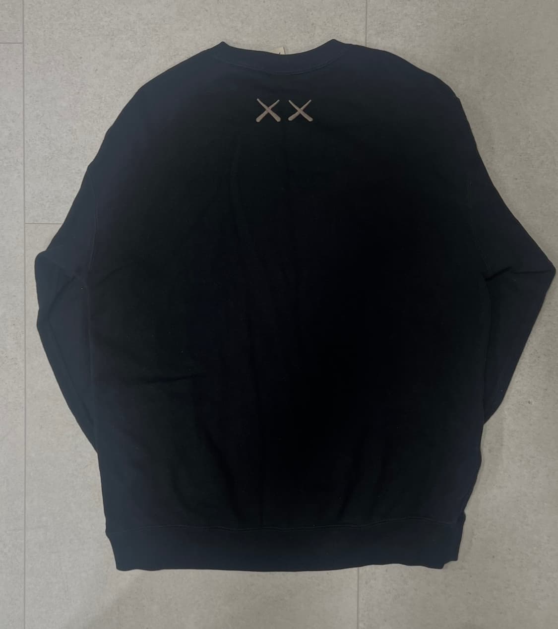 유니클로 블랙 맨투맨 상품이미지2