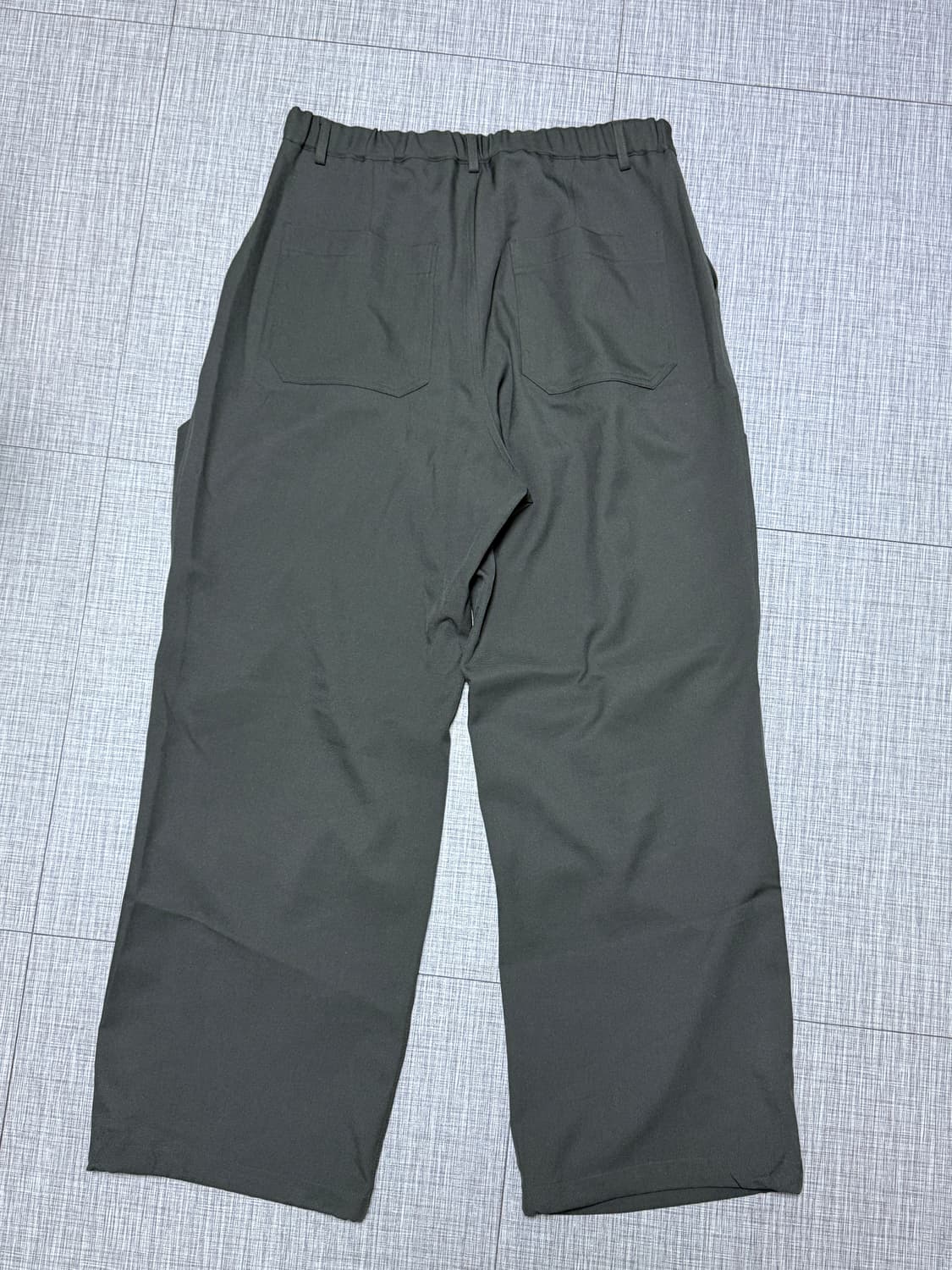 비긴202 One Tuck Wide Baker Pants 올리브 3사이즈 상품이미지3