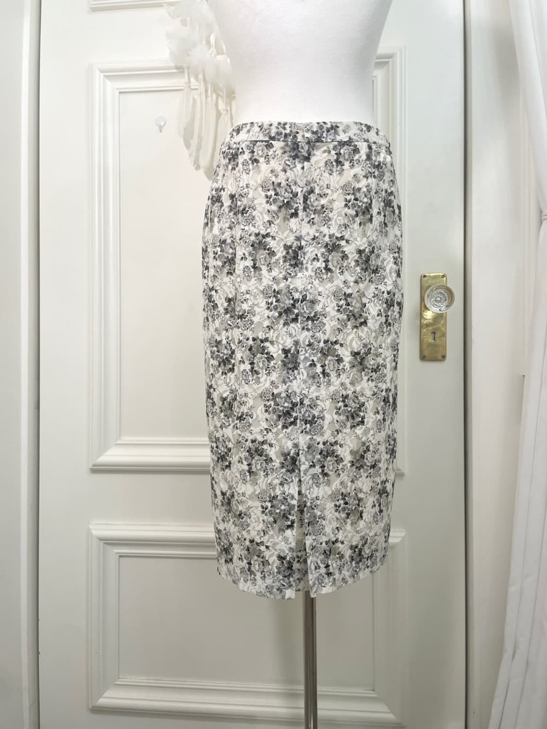 khaki ivory rose lace skirt(size-M) 상품이미지4