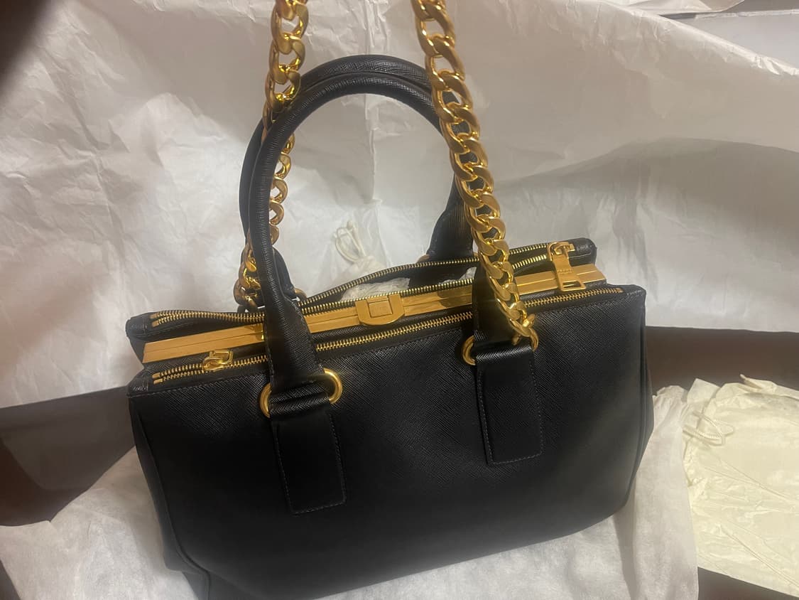 프라다 사피아노 닥터 골드 버클 토드백 상품이미지5