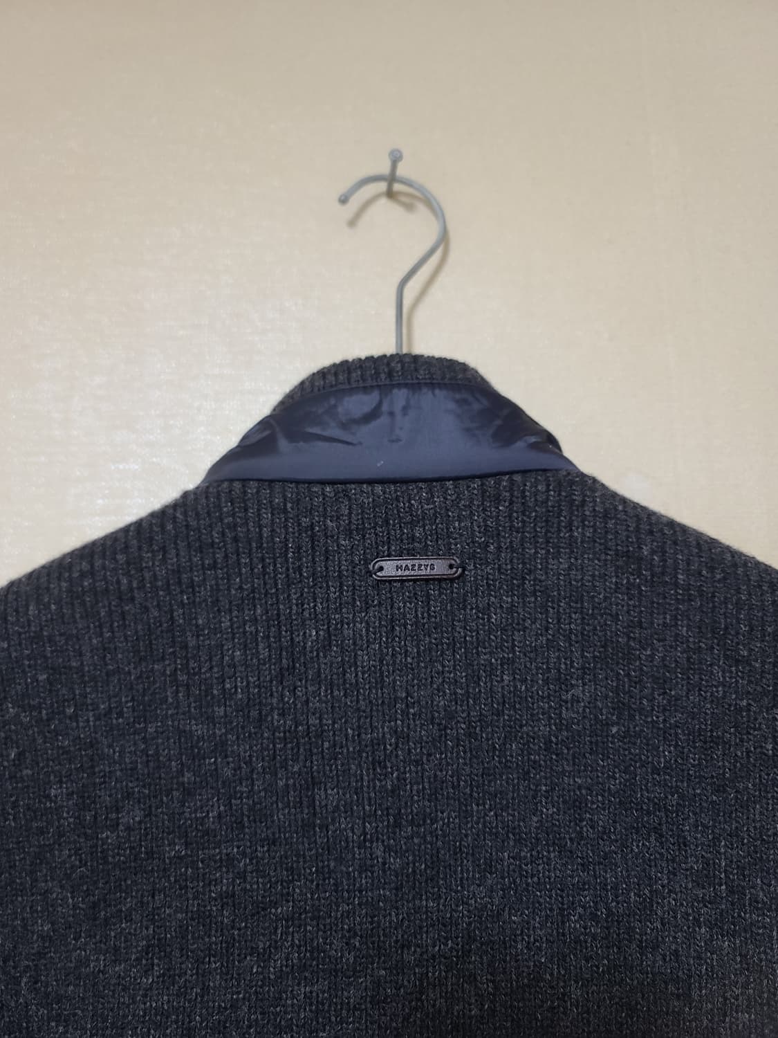 헤지스 니트배색 경량 하프 구스다운 상품이미지6