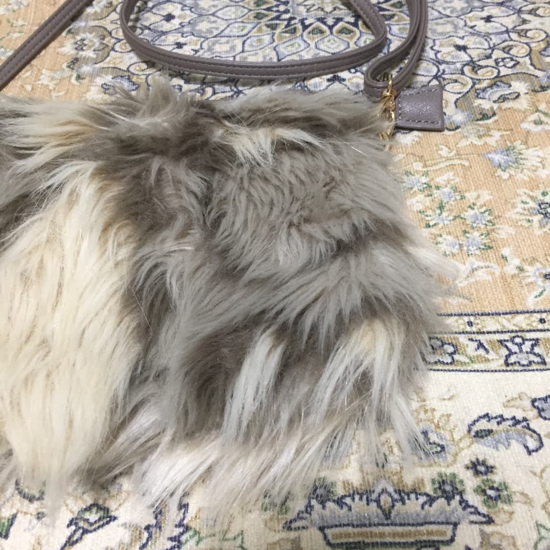 y2k white&choco fur cross bag 상품이미지7