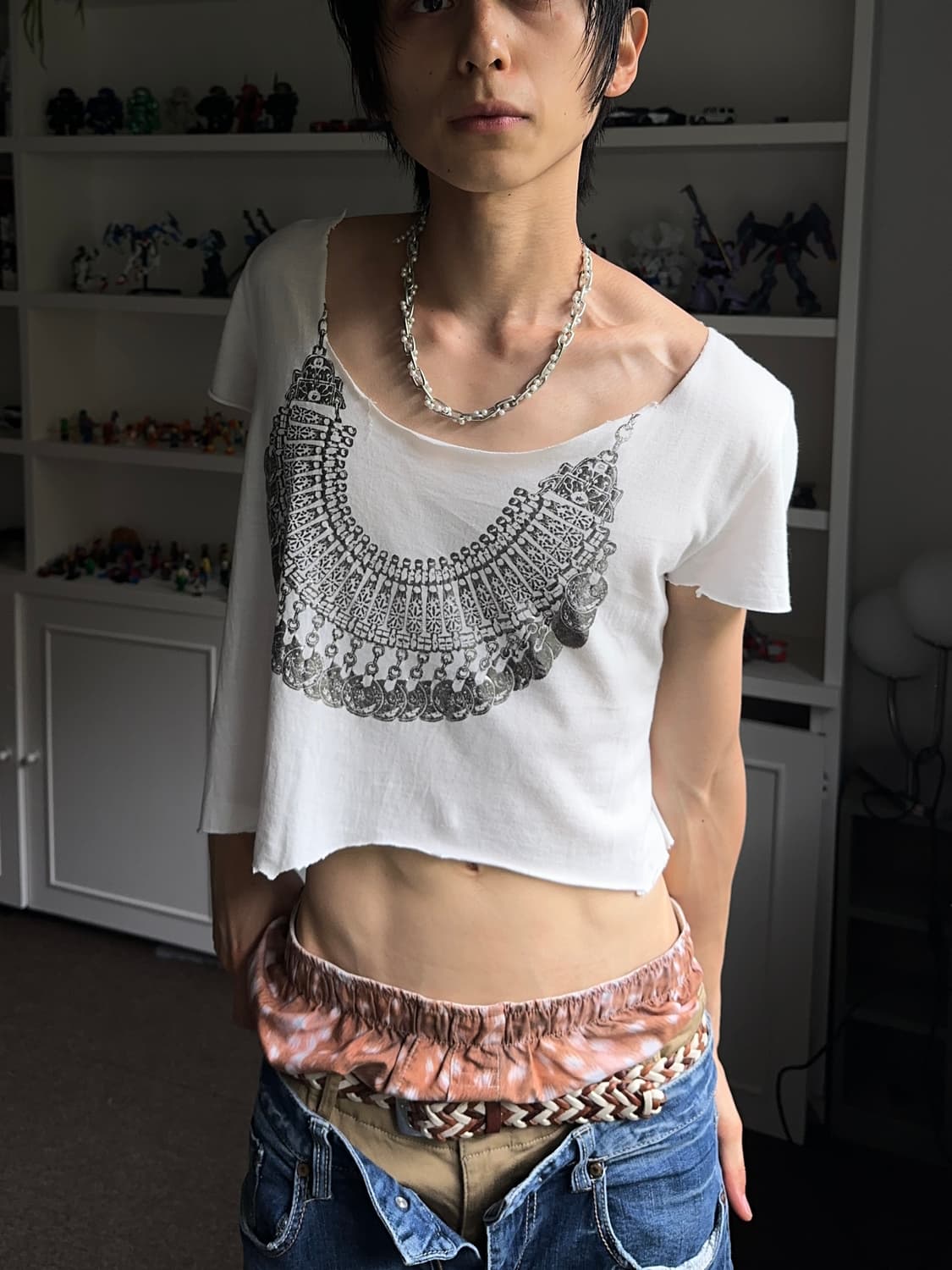 체인 와이드 넥 크롭 티셔츠 상품이미지1