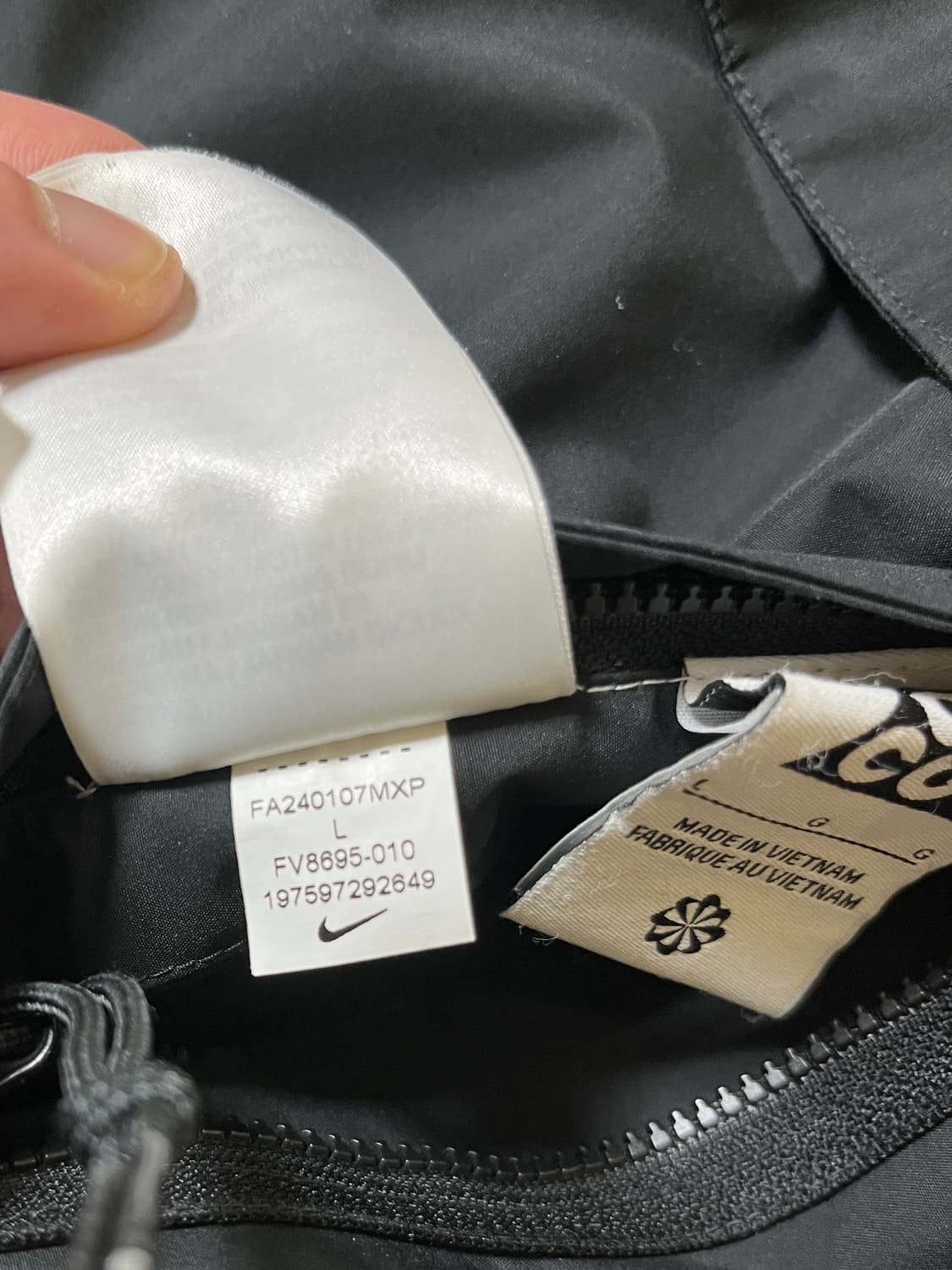 나이키 ACG 스컬 피크 리버서블 베스트 블랙 아시아 팝니다. 상품이미지4