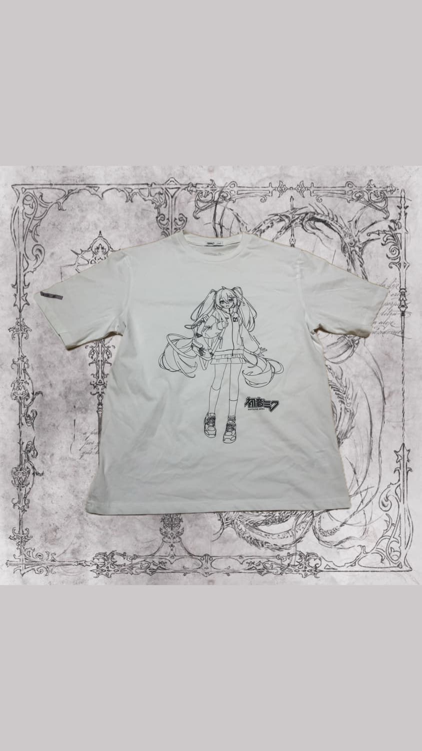 스파오 하츠네미쿠 콜라보 티셔츠 상품이미지2