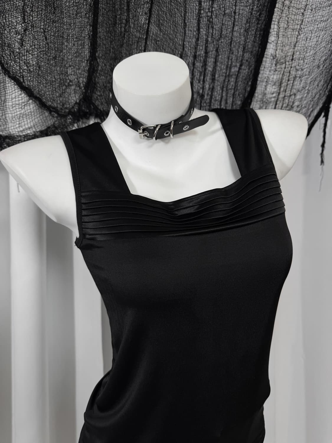 black sleeveless 상품이미지2
