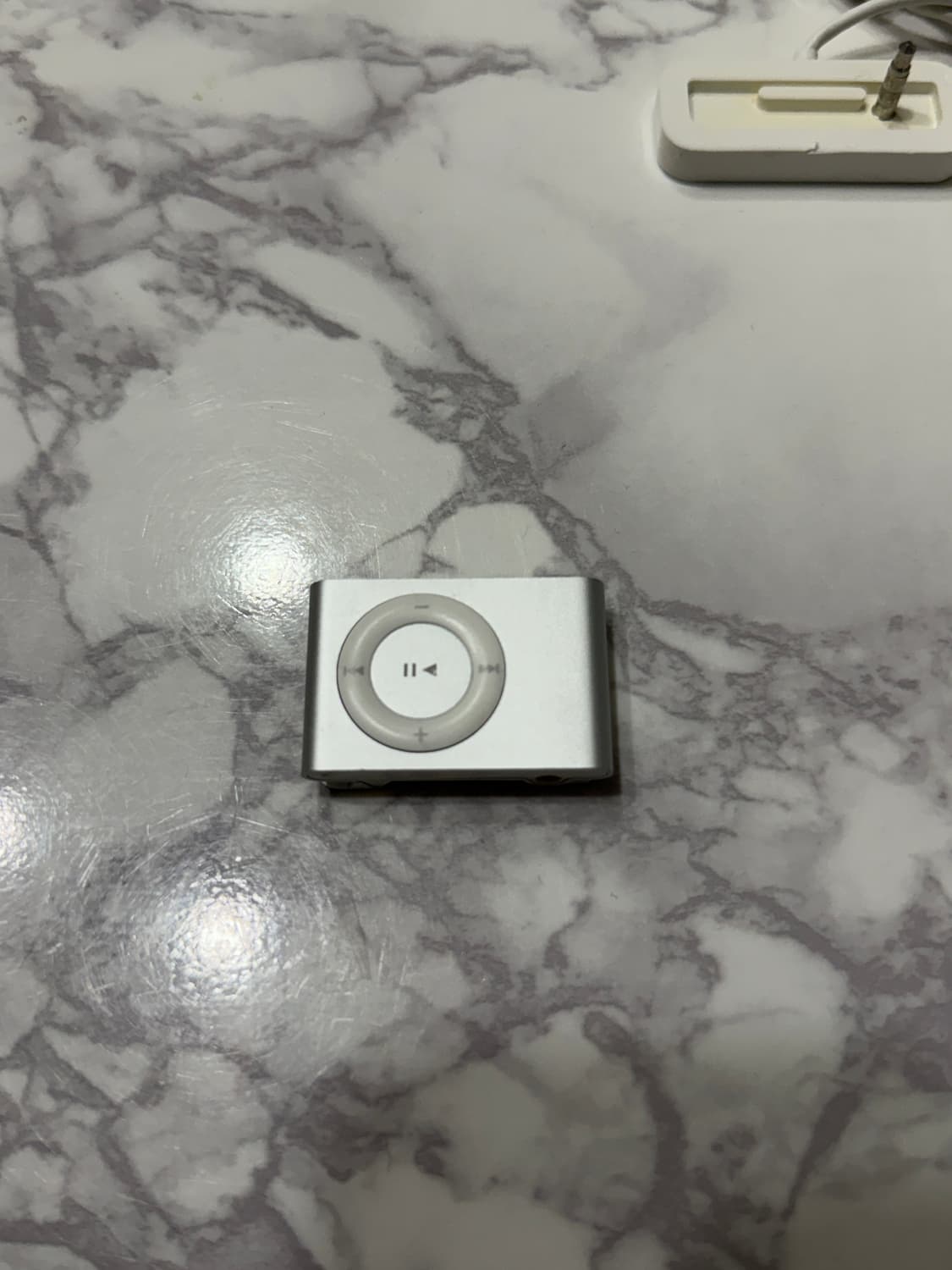 애플 아이팟 셔플 실버2 + 충전케이블 상품이미지1