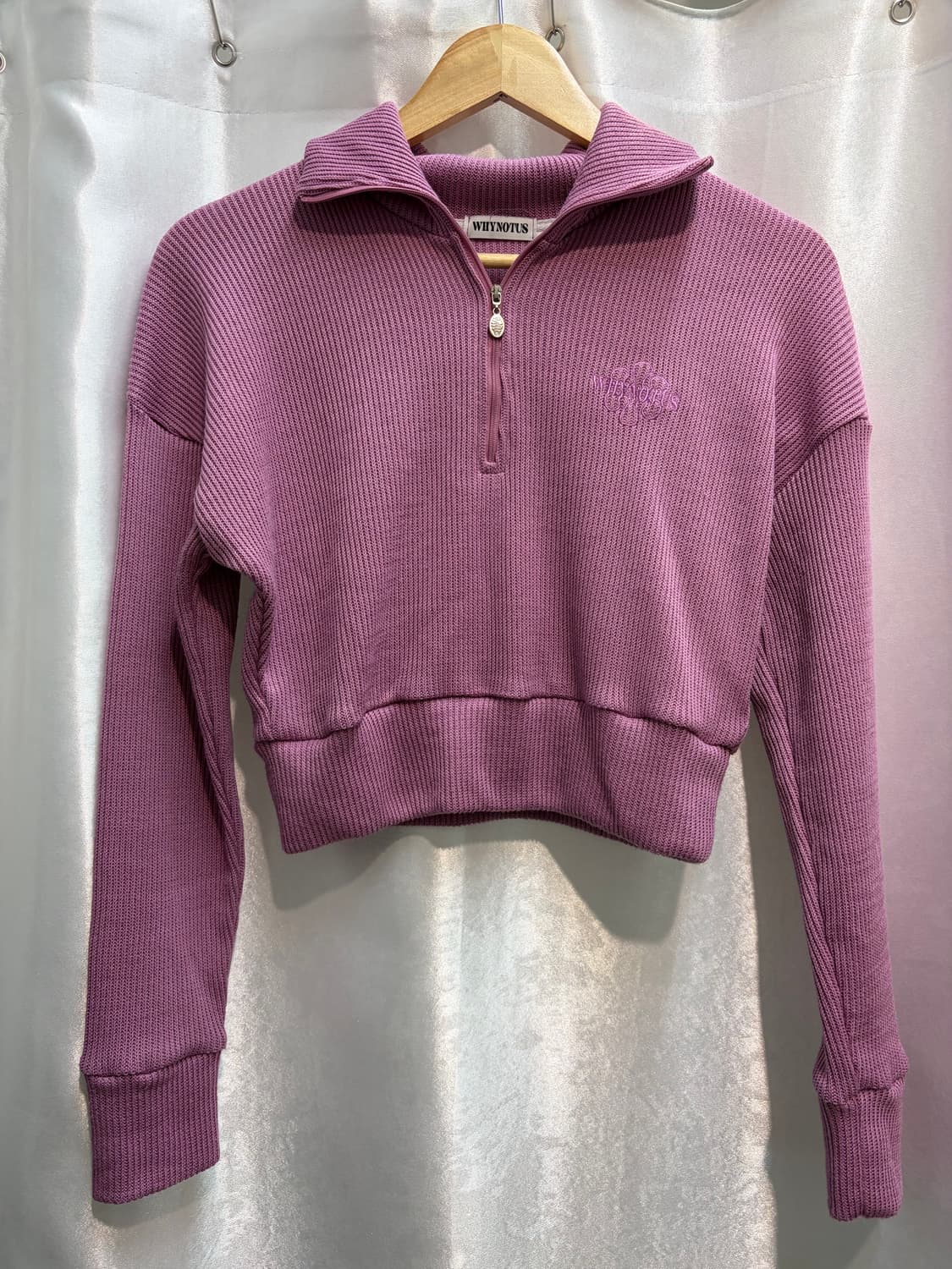 와이낫어스 핑크퍼플 크롭 맨투맨 상품이미지2