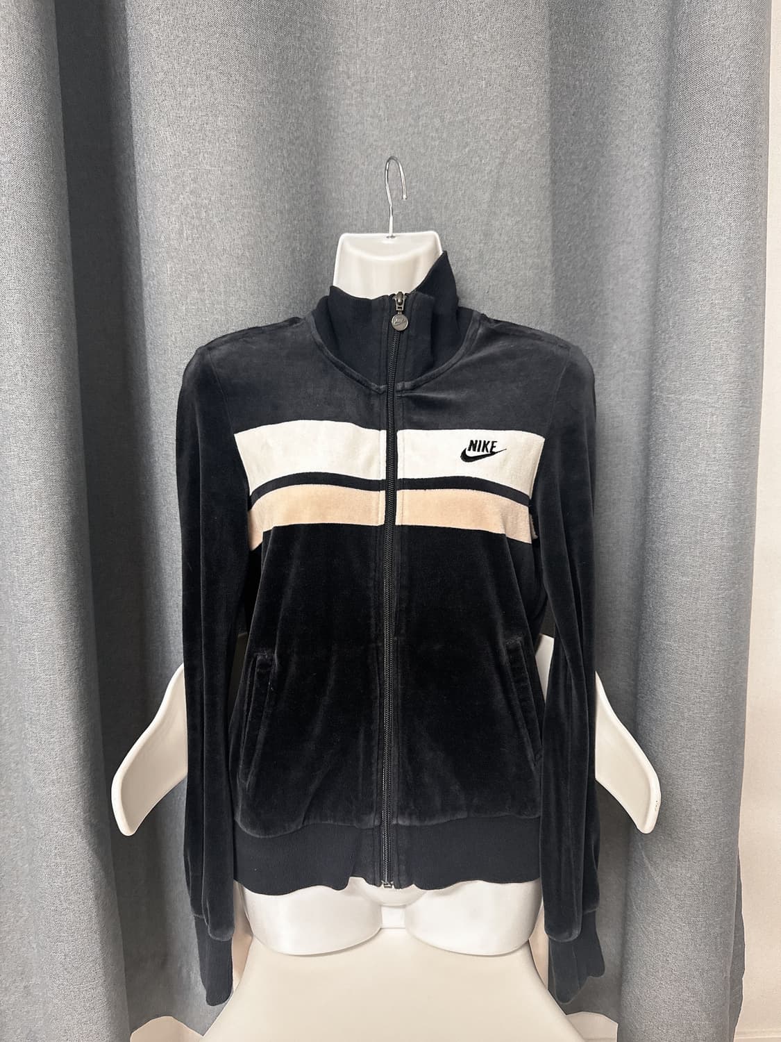 나이키벨벳집업 상품이미지1