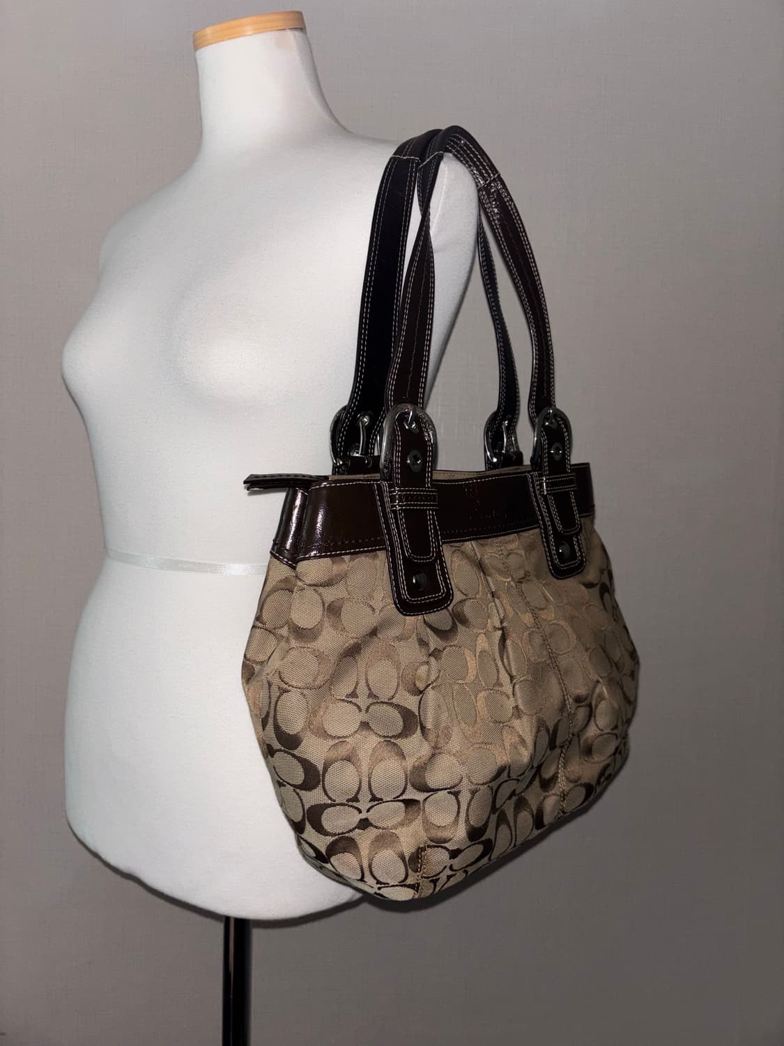 Coach signature shoulder bag 상품이미지3