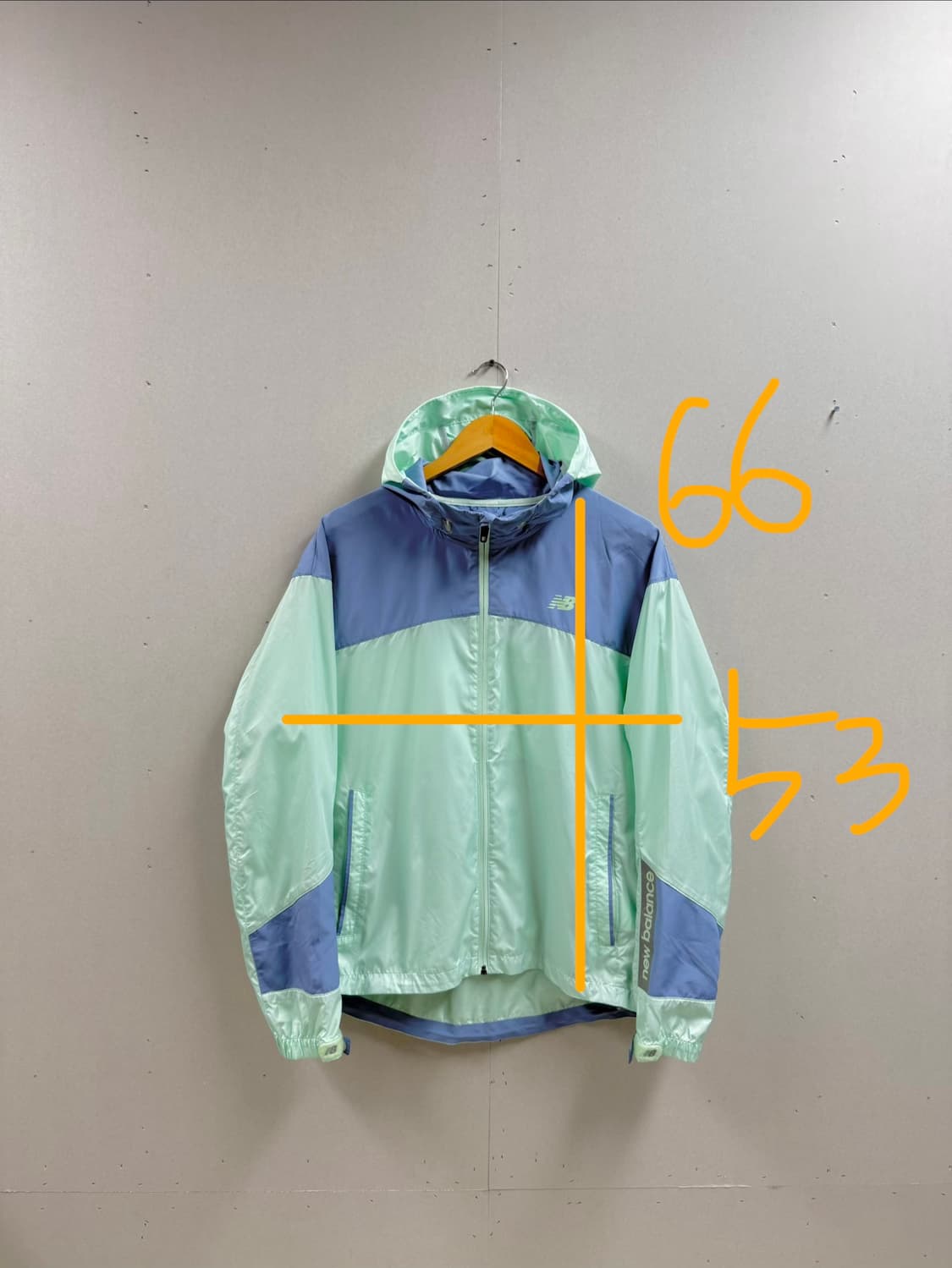 남성 95 / 뉴발란스 트레이닝 경량 바람막이  상품이미지2