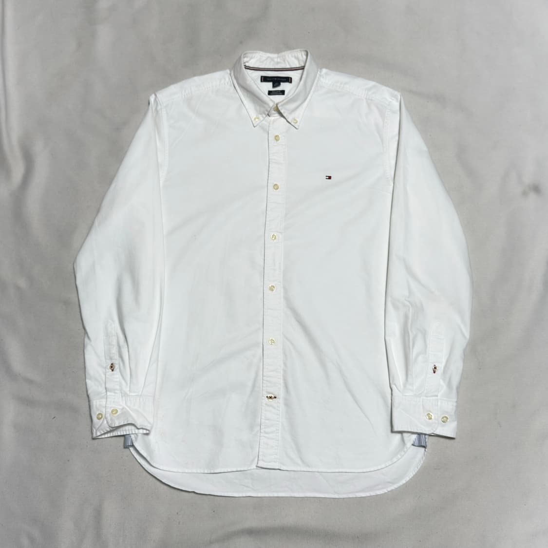 L 타미힐피거 래귤러핏 스몰로고 화이트 셔츠 상품이미지2