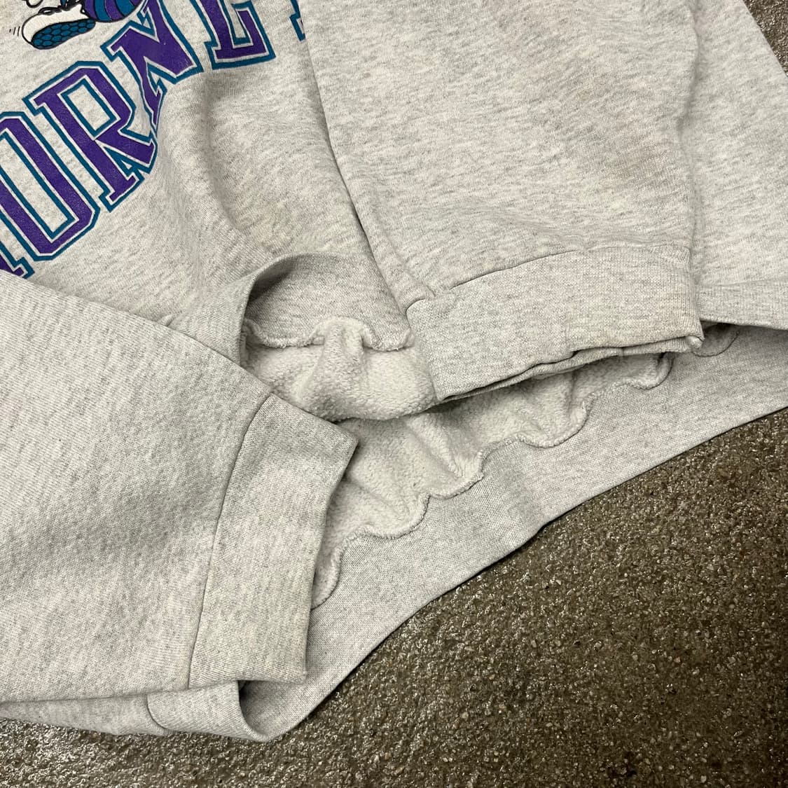 90s NBA 샬럿호네츠 스웻셔츠 (105) 상품이미지4