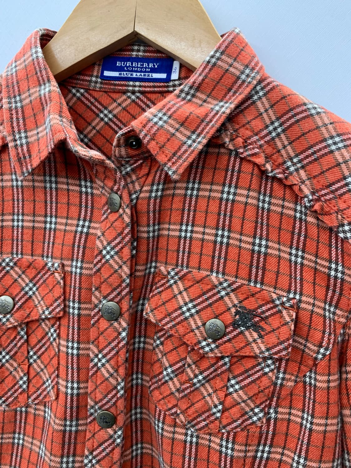 버버리 블루라벨 오렌지 프릴 체크셔츠 상품이미지6