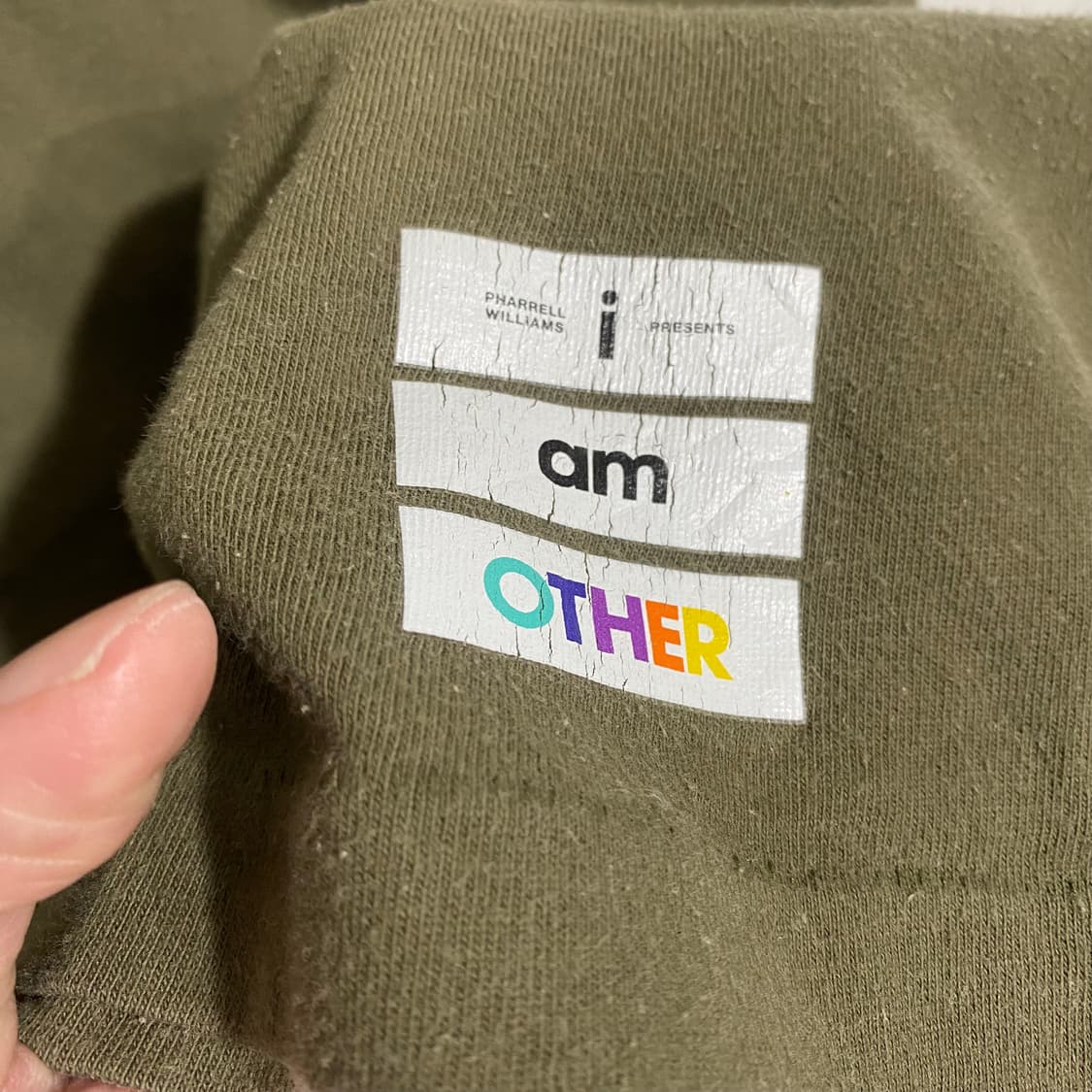 유니클로 UT 퍼렐윌리엄스 콜라보 티셔츠 상품이미지3