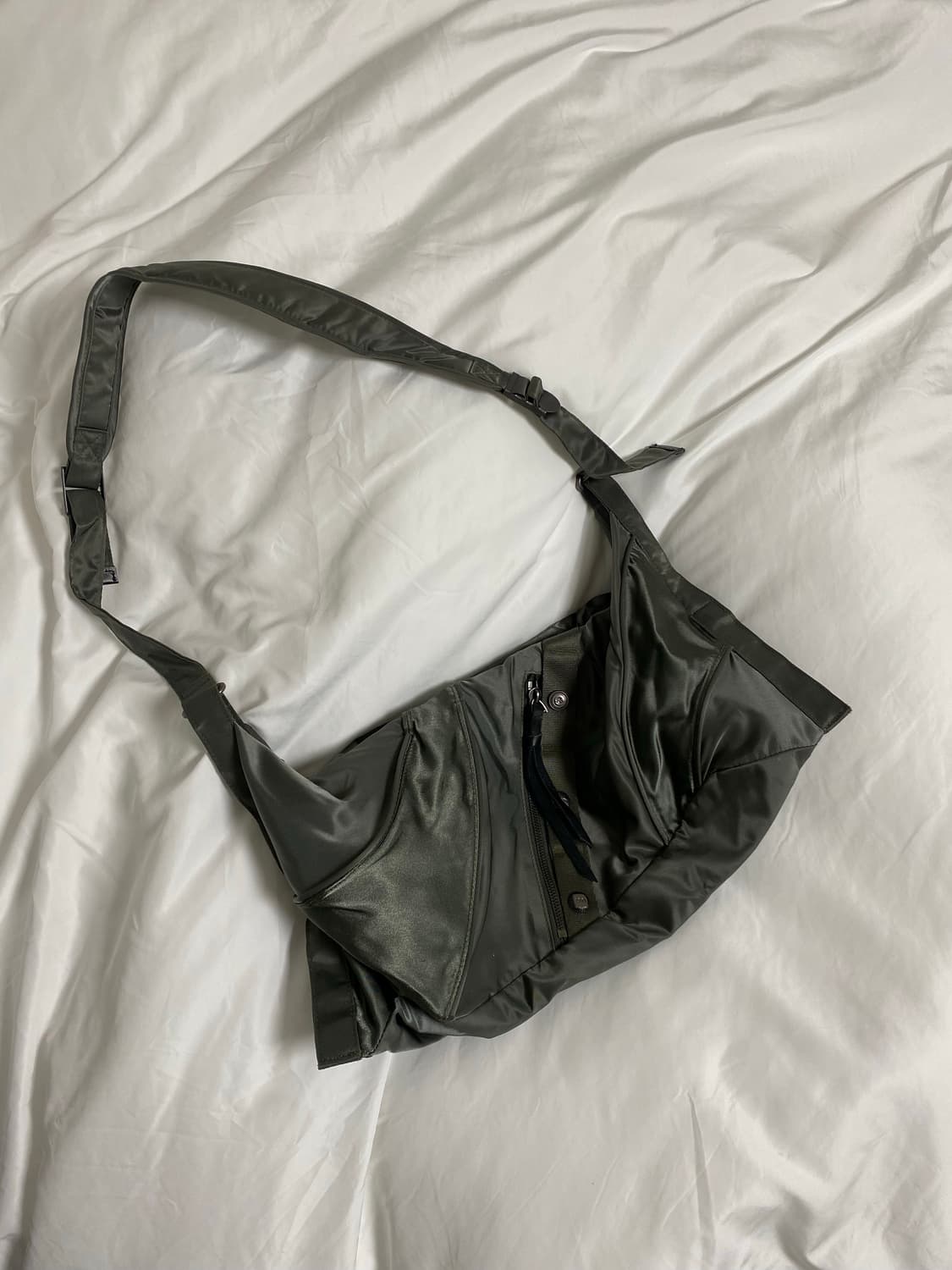 언다이룸 가방 CENTO B204 (NOIR KHAKI) 상품이미지3