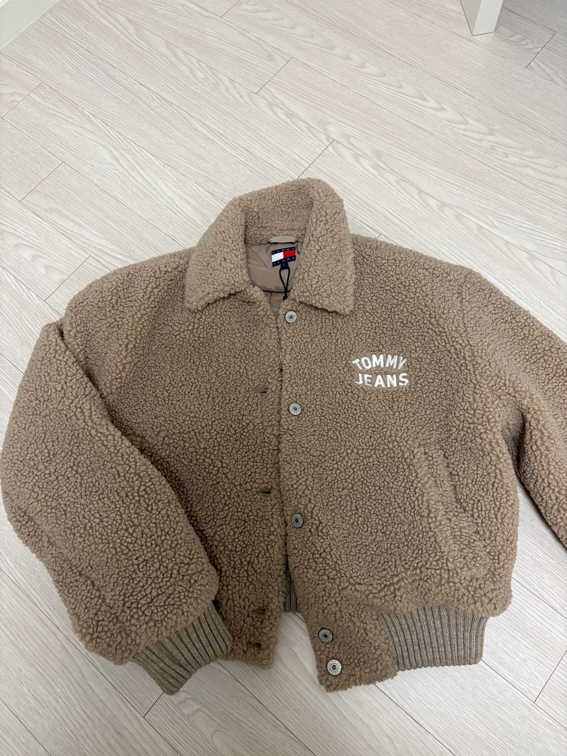 타미진스 장원영 바시티 봄버 자켓 상품이미지1