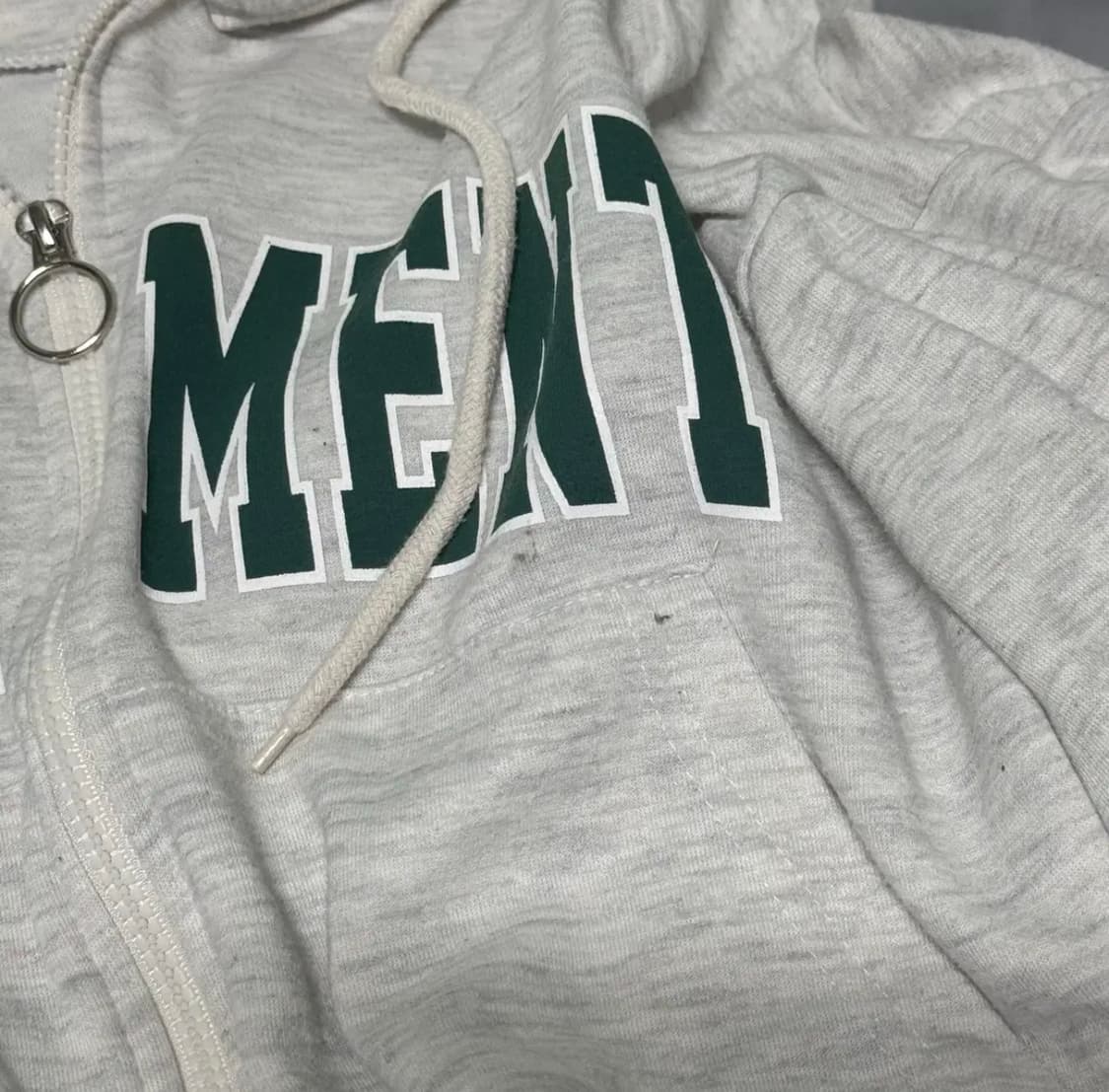 에이블리 무브 레터링 크롭 후드 집업 상품이미지2