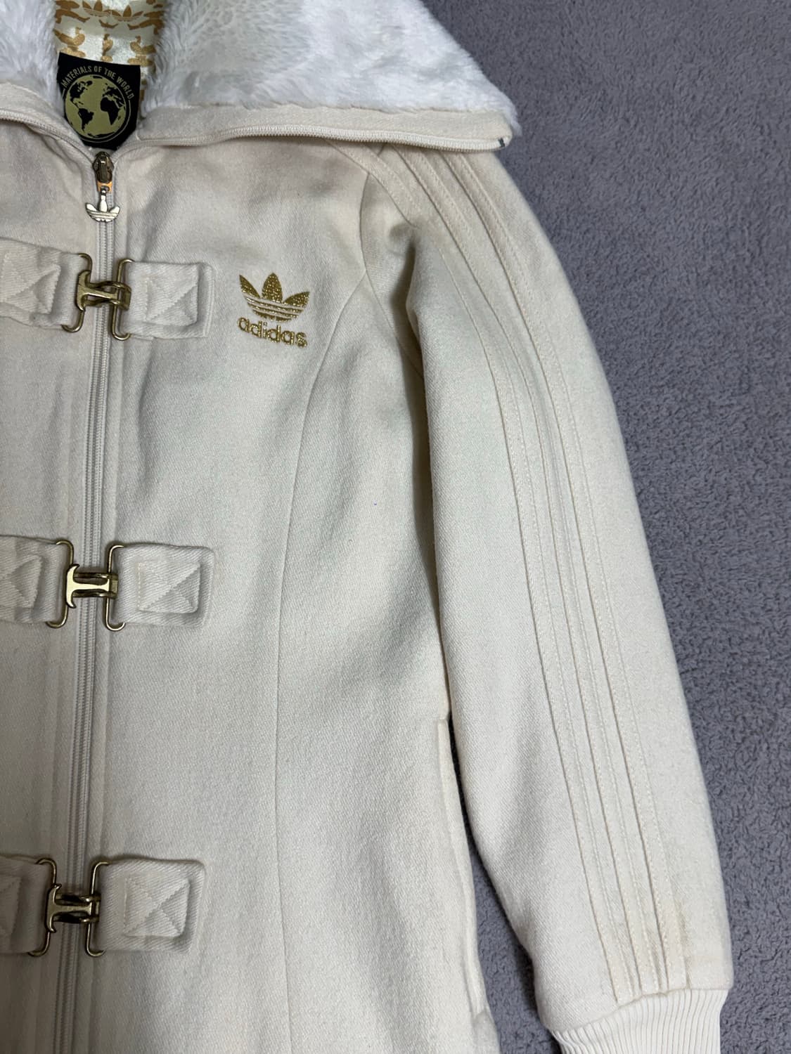 아디다스 Y2K 보아털 금장 버클 원피스 코트자켓 중디다스  상품이미지5