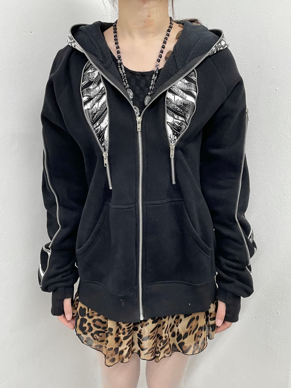 스컬 디테일 지퍼 워머 후드집업  상품이미지2