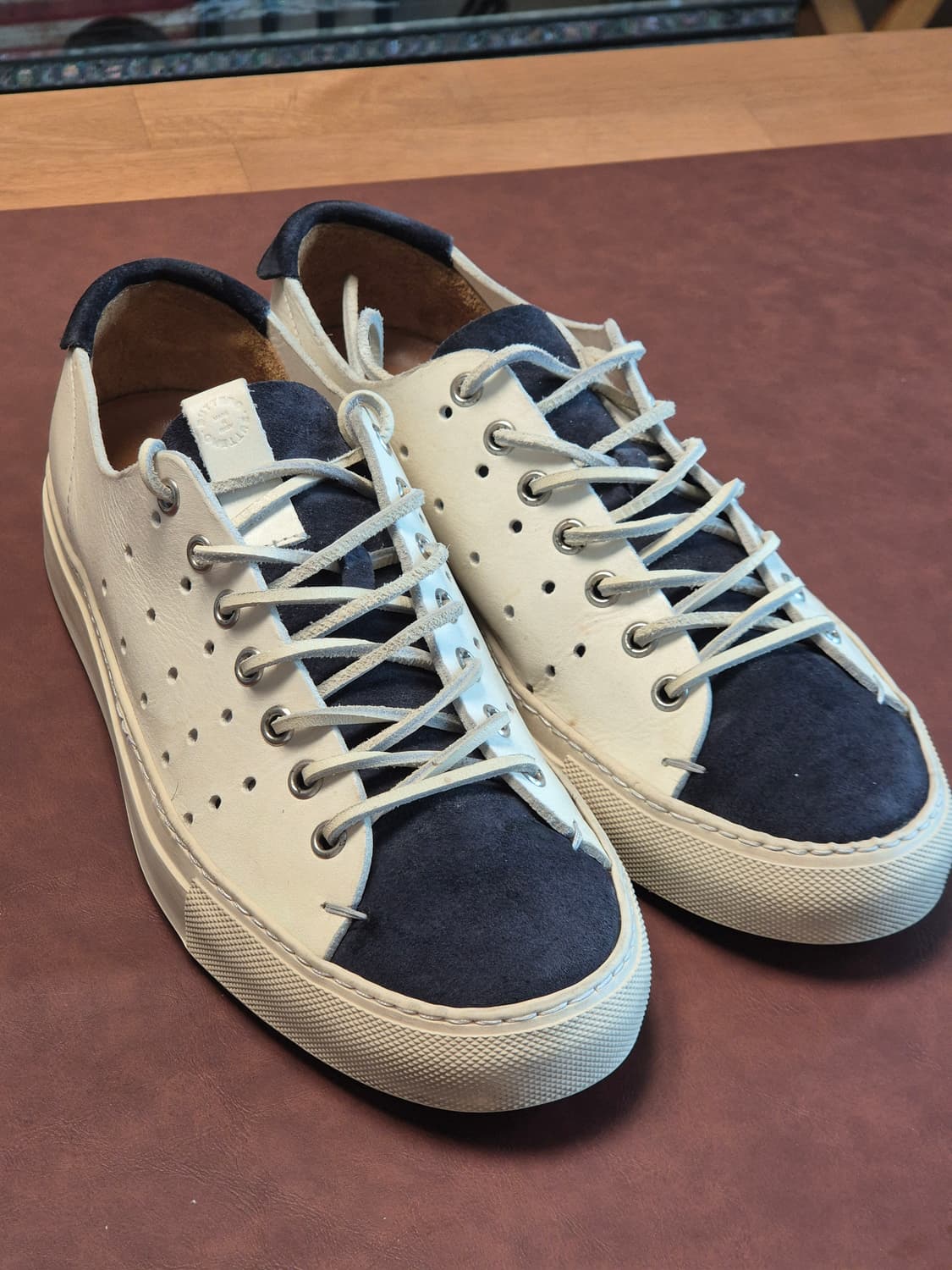 실착용2회 255-260 (40) 부테로 타니노 베이지+네이비스웨이드 상품이미지10