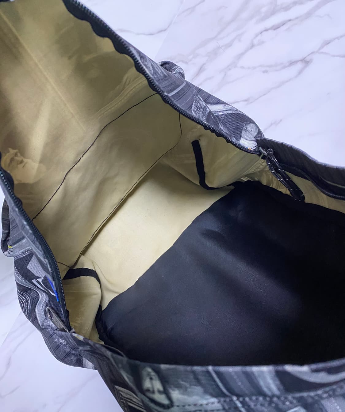 이스트팩 그래픽 백팩 상품이미지4