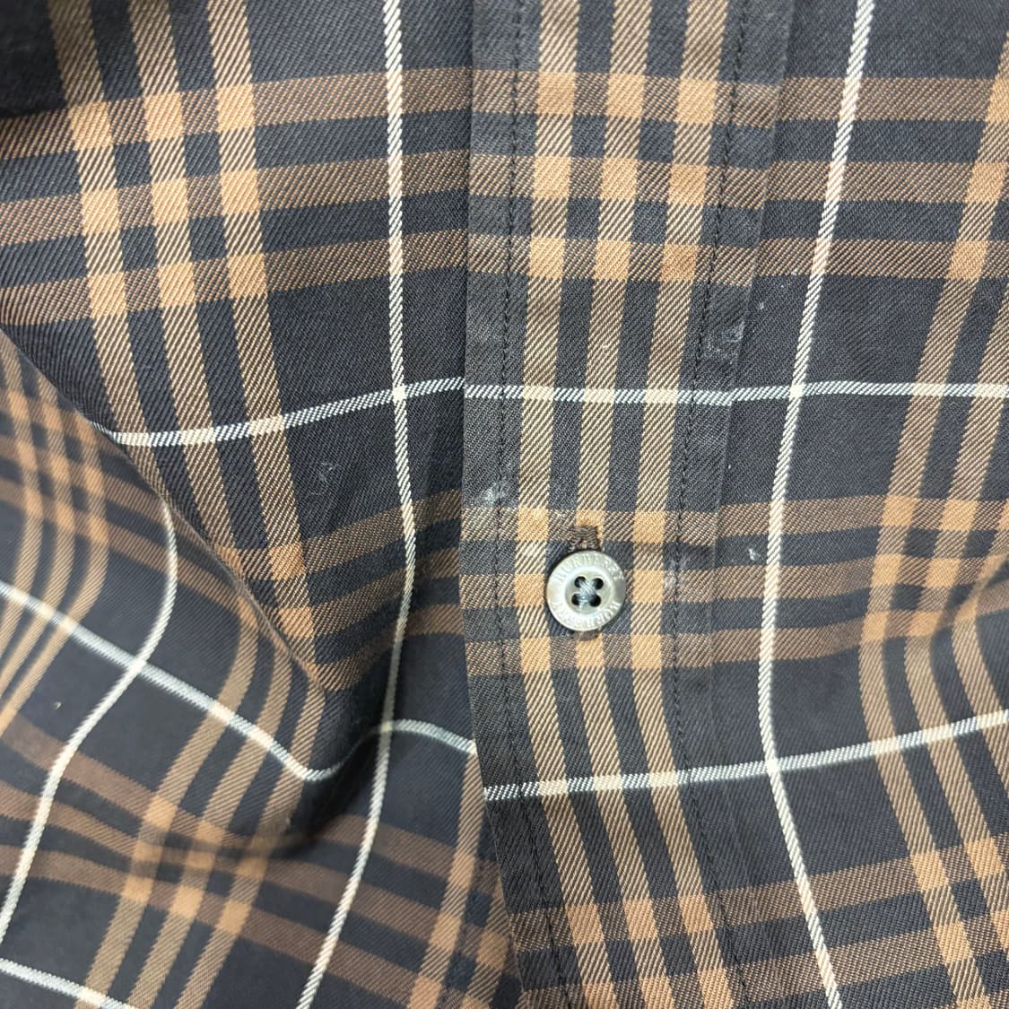 버버리 런던 코튼 긴팔 체크 셔츠 원 포켓 디테일 레귤러핏 브라운 상품이미지8