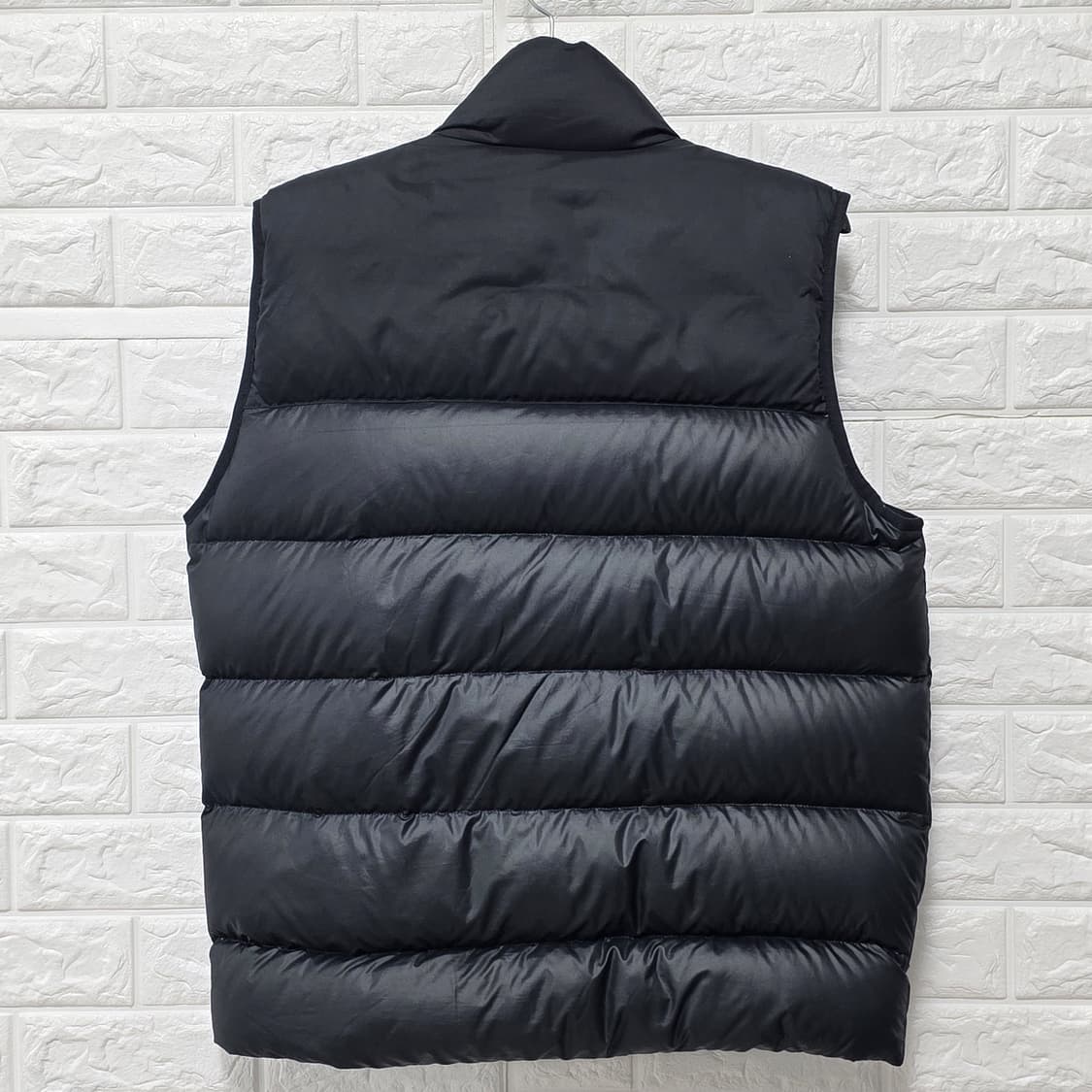 택포// 나이키 스우시 블랙 패딩 조끼 L 상품이미지4