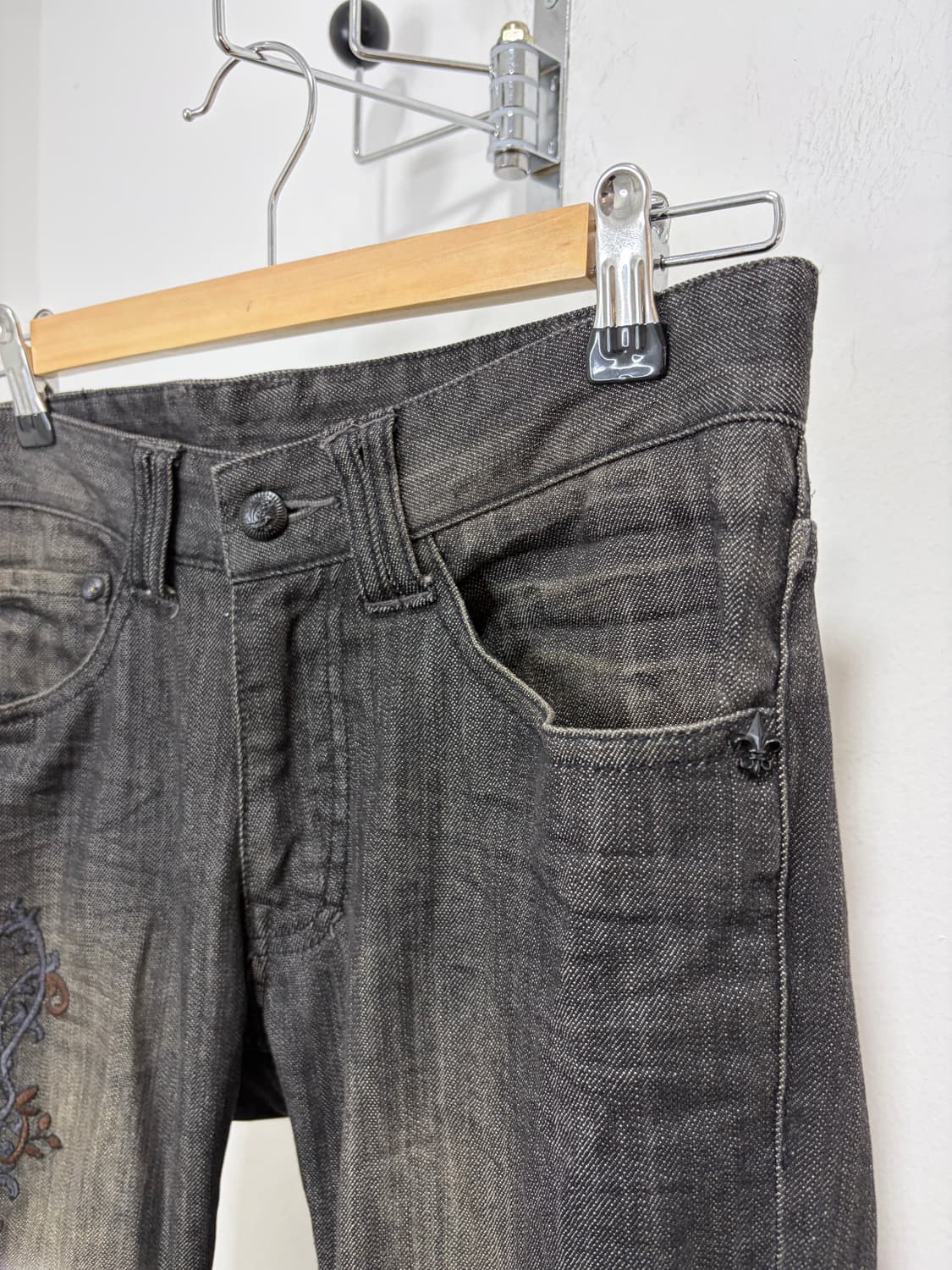 Custom culture 드래곤 자수 흑청 세미 부츠컷 데님 팬츠 상품이미지5