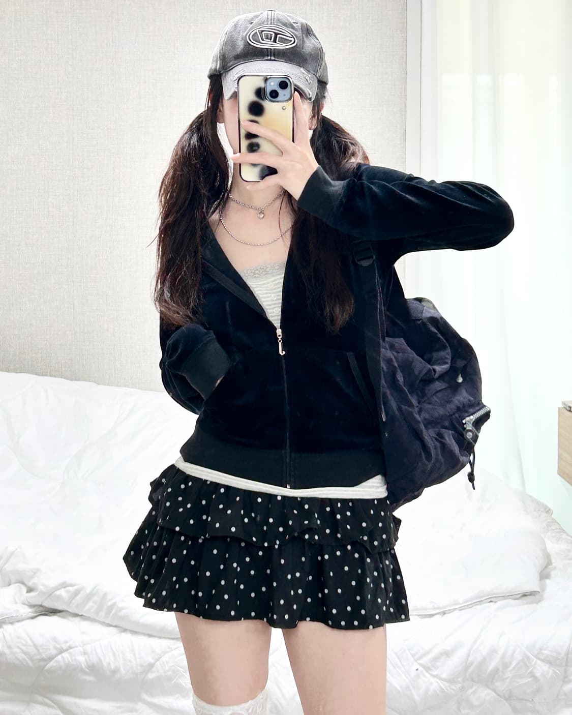 쥬시꾸뛰르 빅로고 블랙 벨벳 후드집업 상품이미지3