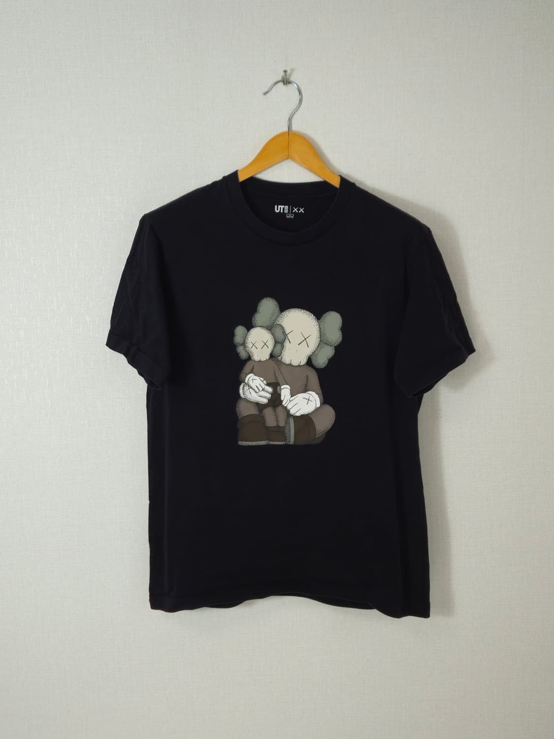 유니클로 UT 카우스 KAWS 반팔 티셔츠 그래픽 L 상품이미지1