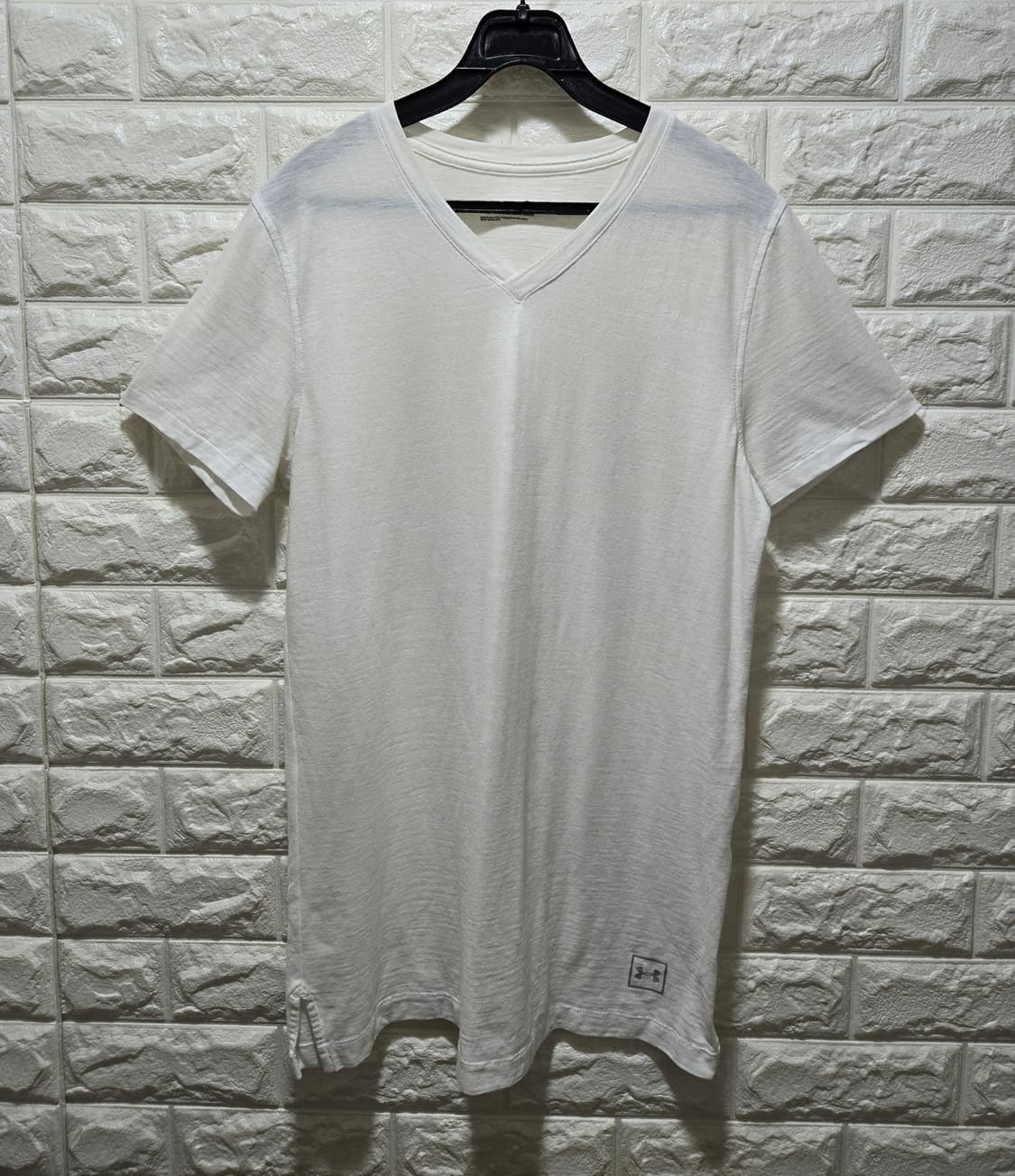 언더아머 브이넥 반팔티 95~100 상품이미지1