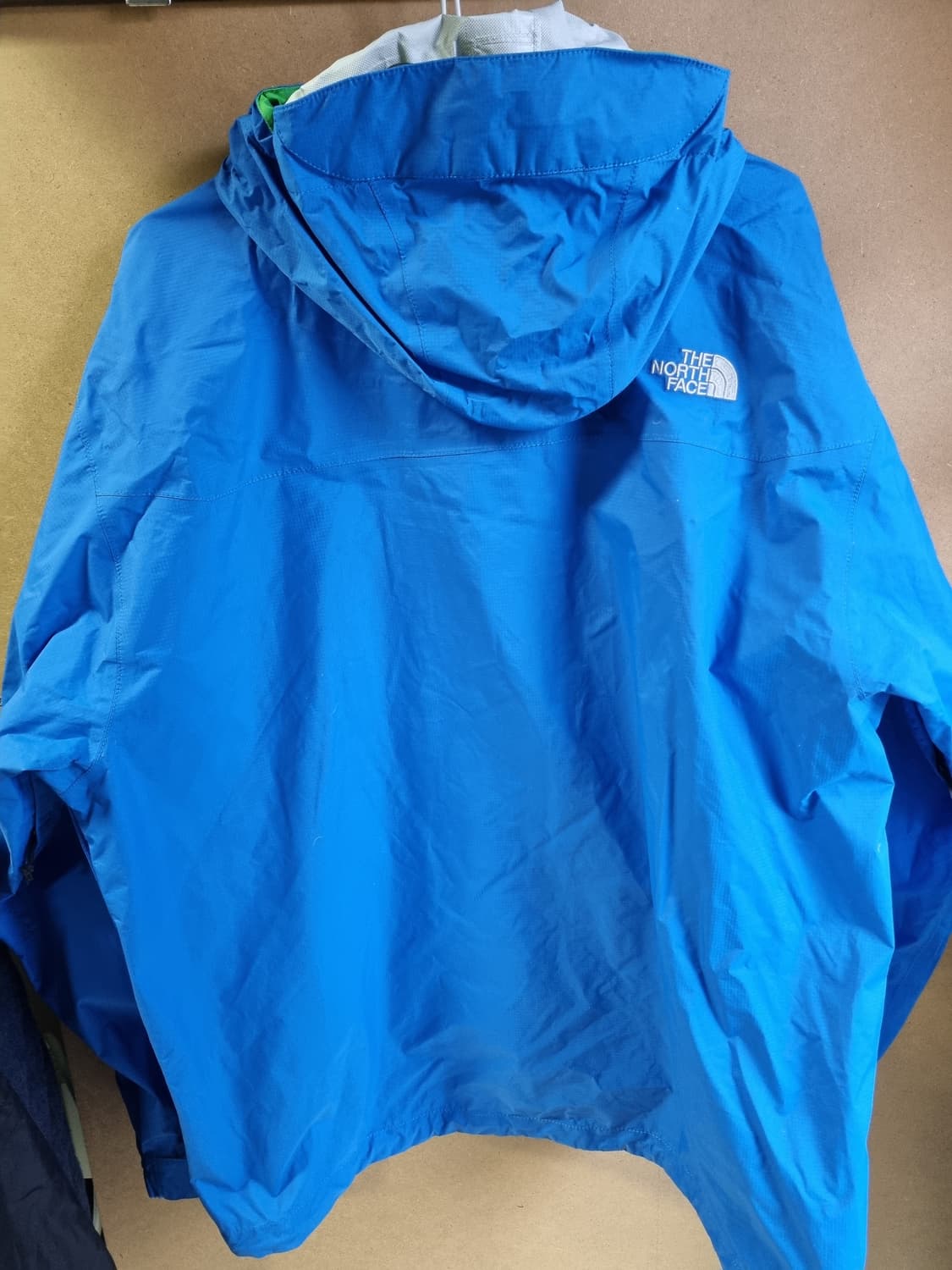 노스페이스 해외판 하이밴트 2,5L 방수자켓  상품이미지2