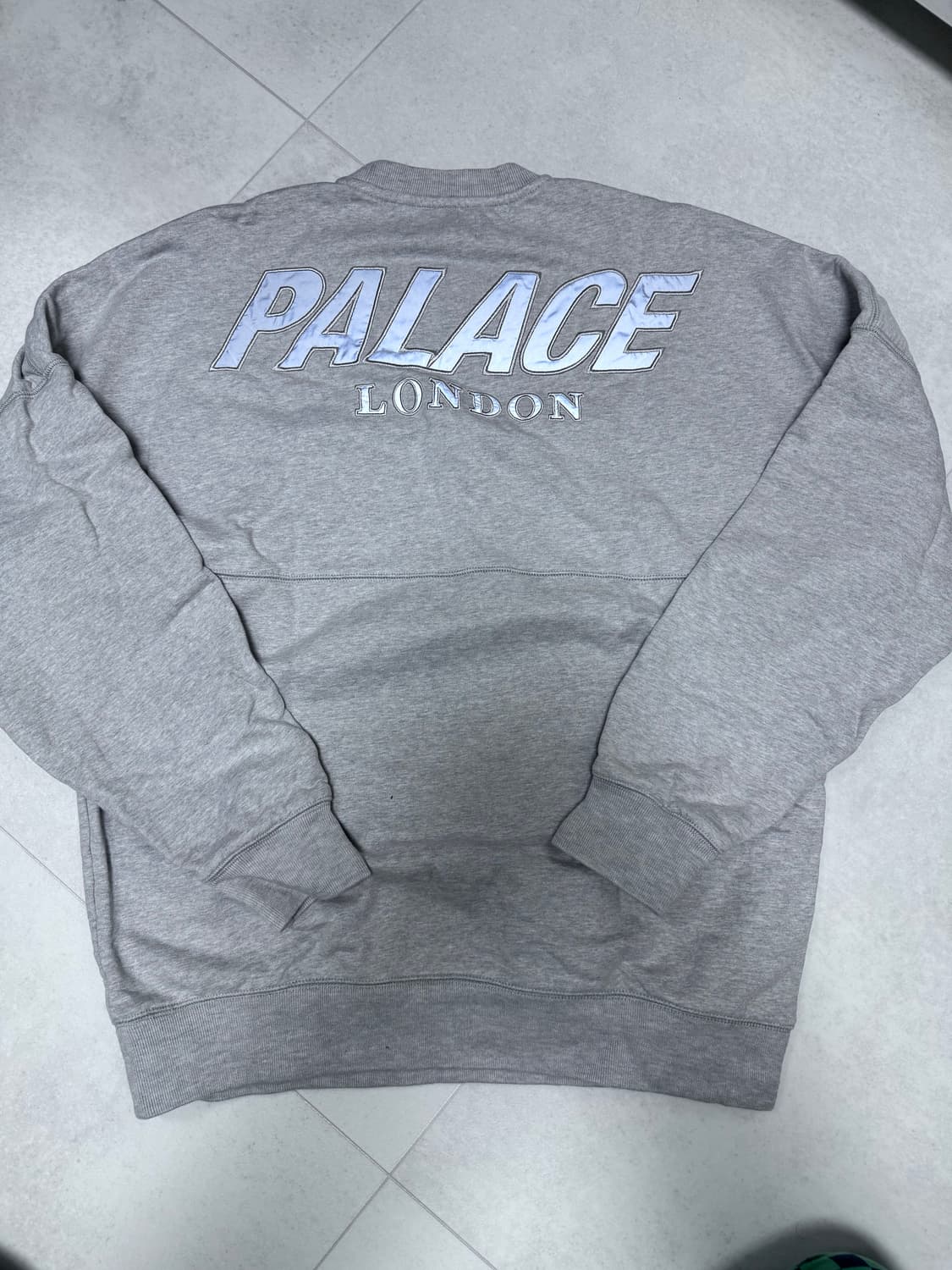 (중고/XL) palace lon dons crew grey XL 상품이미지3