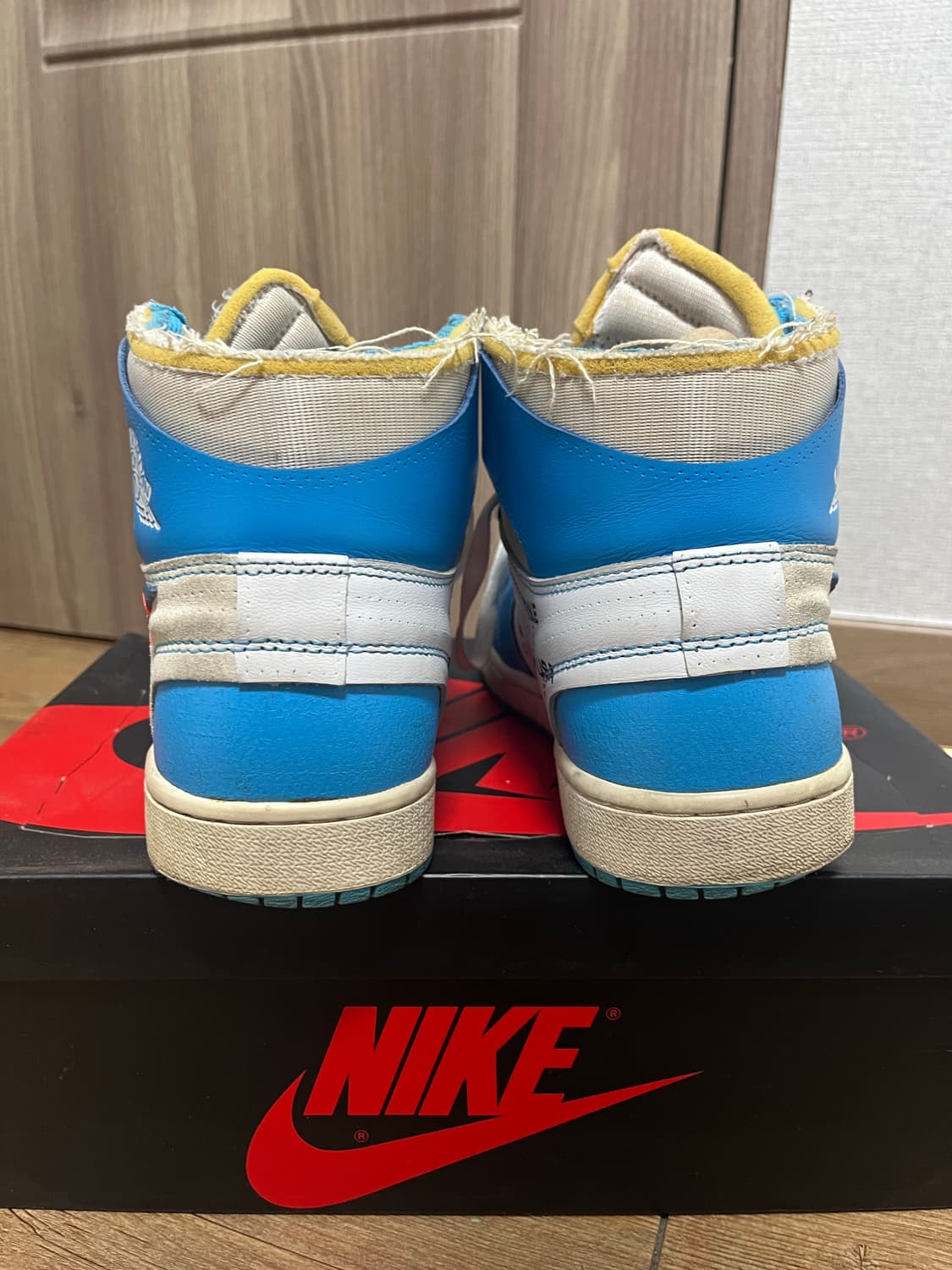 나이키 오프화이트 조던1 UNC 상품이미지4