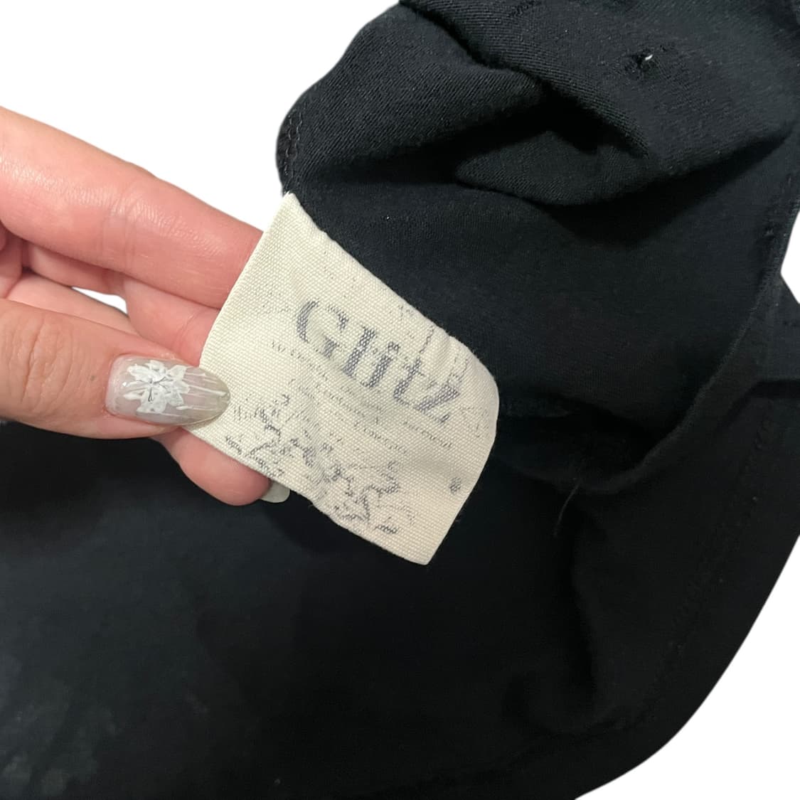글리츠 glitz 넥 라인 시스루 프린팅 롱슬리브 상품이미지3